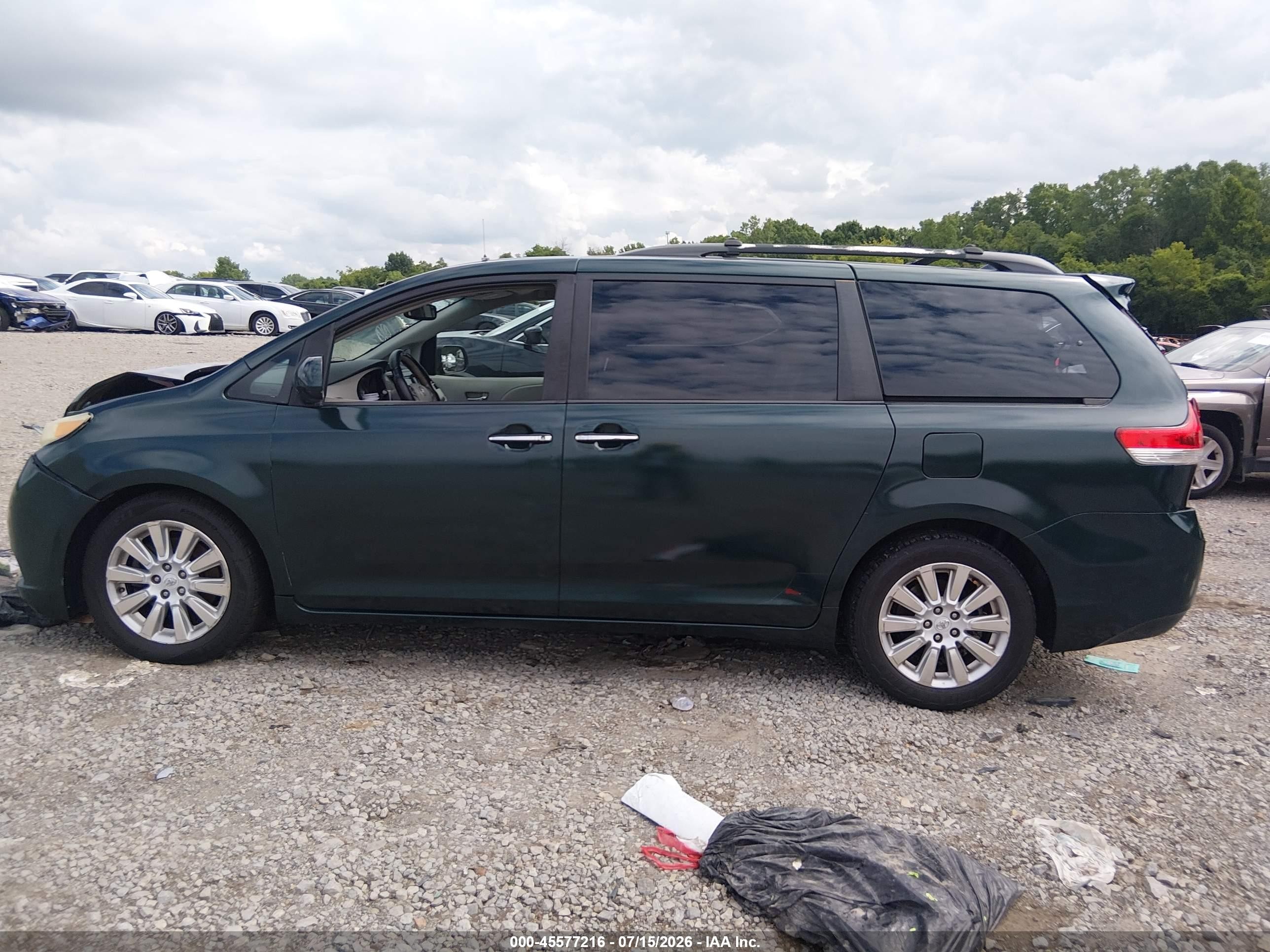 2011 Toyota Sienna Xle Green vin: 5TDDK3DCXBS007331