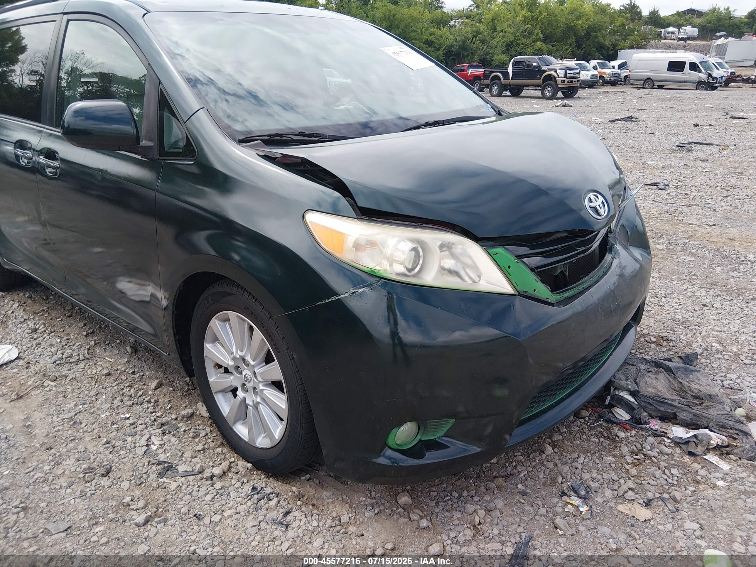 2011 Toyota Sienna Xle Green vin: 5TDDK3DCXBS007331