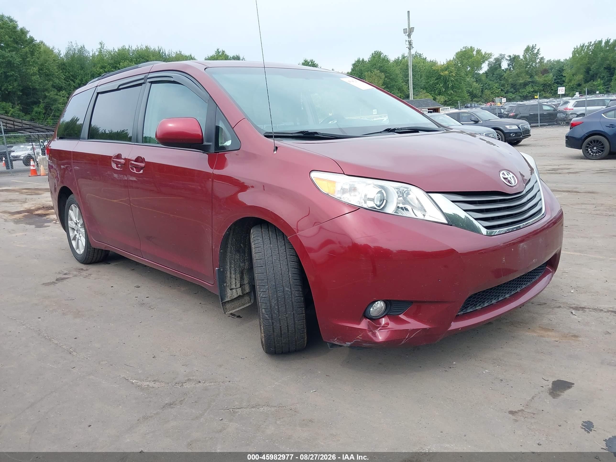 2011 Toyota Sienna Xle Red vin: 5TDDK3DCXBS007782