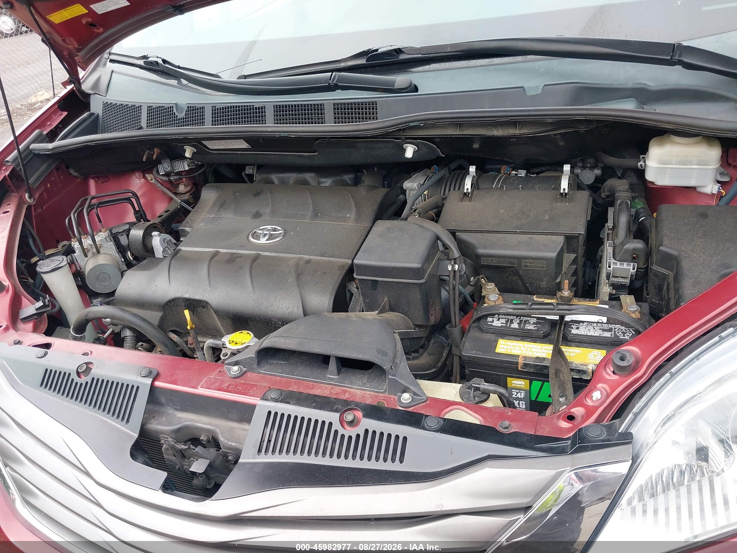 2011 Toyota Sienna Xle Red vin: 5TDDK3DCXBS007782