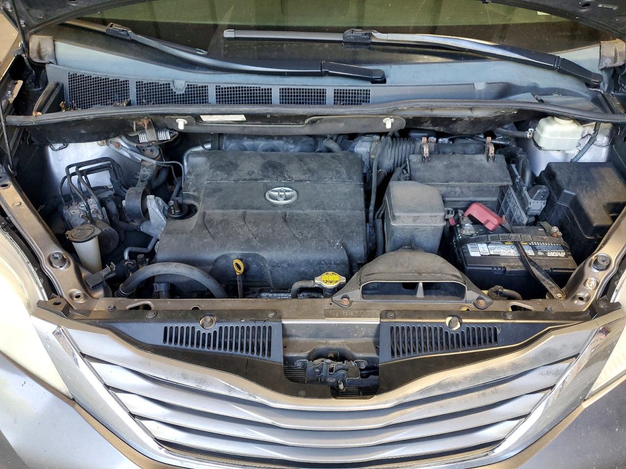2011 Toyota Sienna Xle 7-passenger Charcoal vin: 5TDDK3DCXBS013954