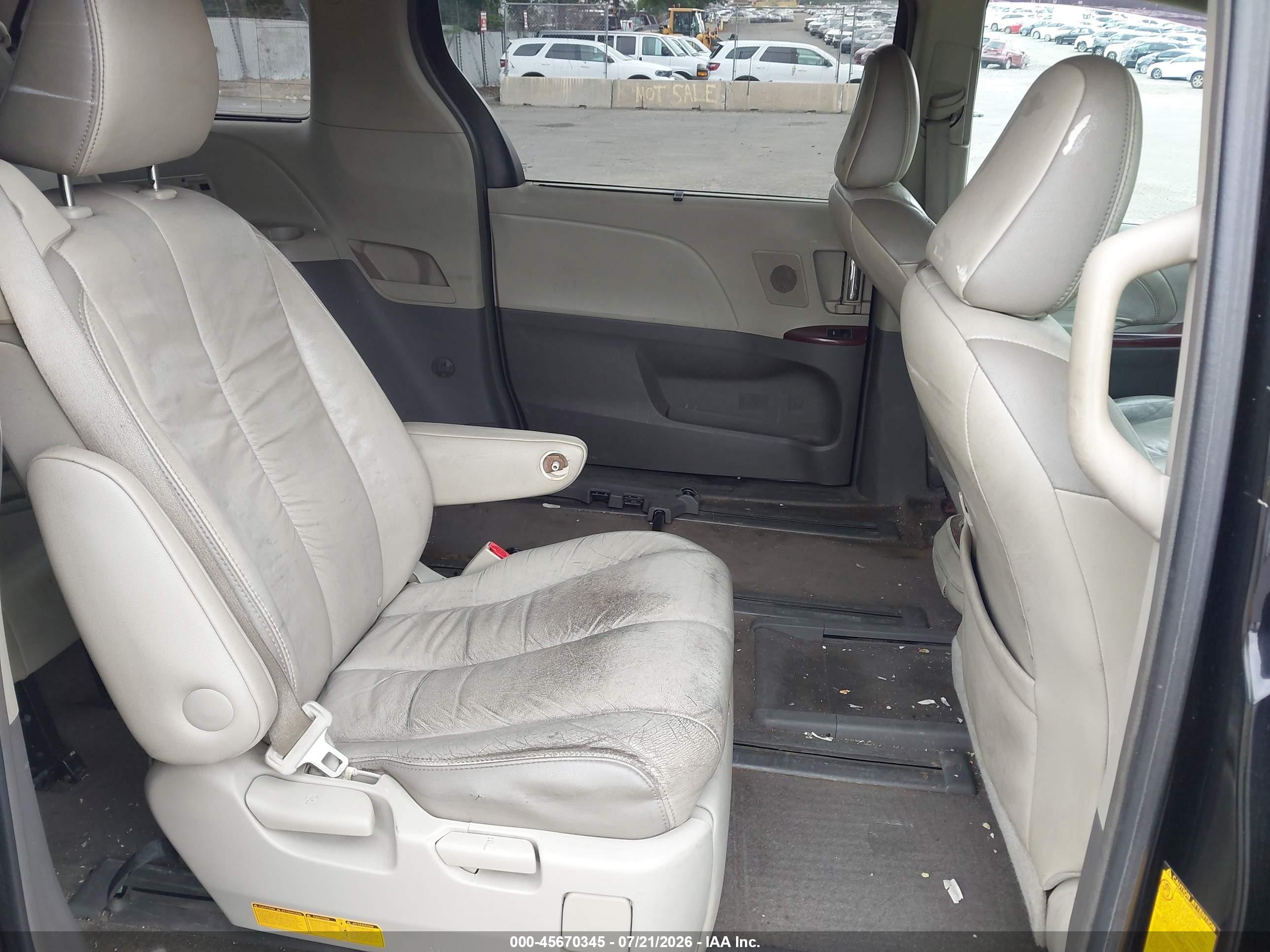 2011 Toyota Sienna Limited Black vin: 5TDDK3DCXBS019835