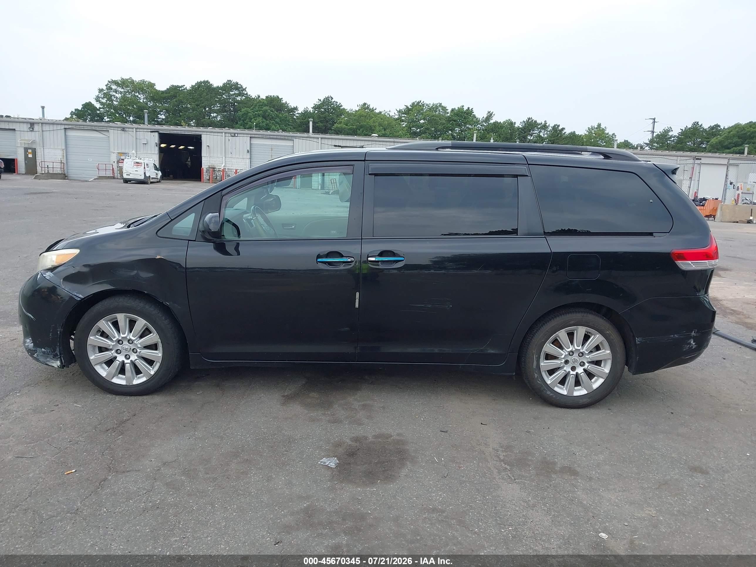 2011 Toyota Sienna Limited Black vin: 5TDDK3DCXBS019835