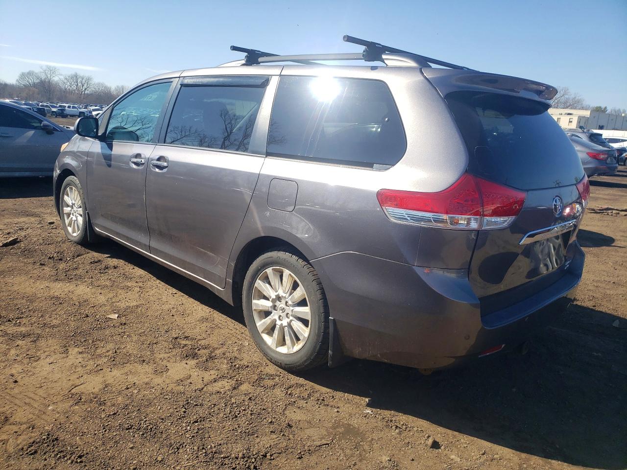 2011 Toyota Sienna Xle 7-passenger Серый vin: 5TDDK3DCXBS023674