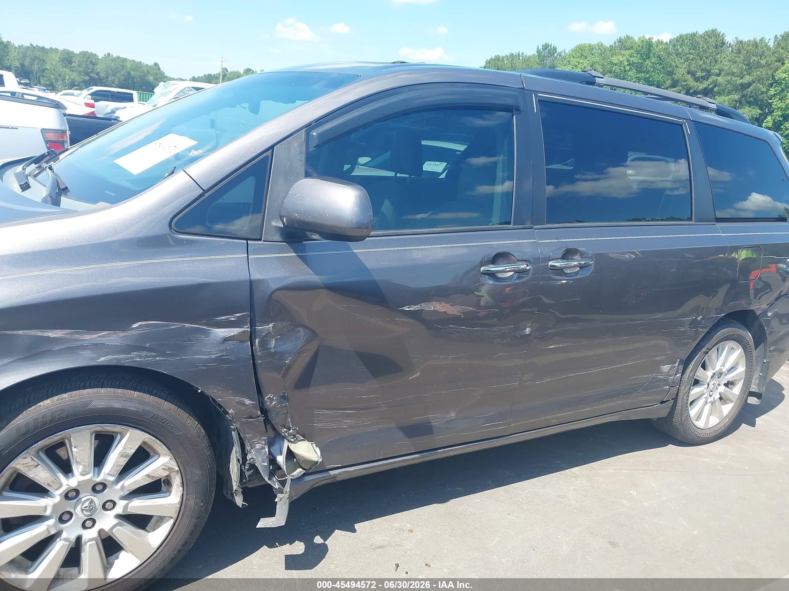 2011 Toyota Sienna Limited Серый vin: 5TDDK3DCXBS027255