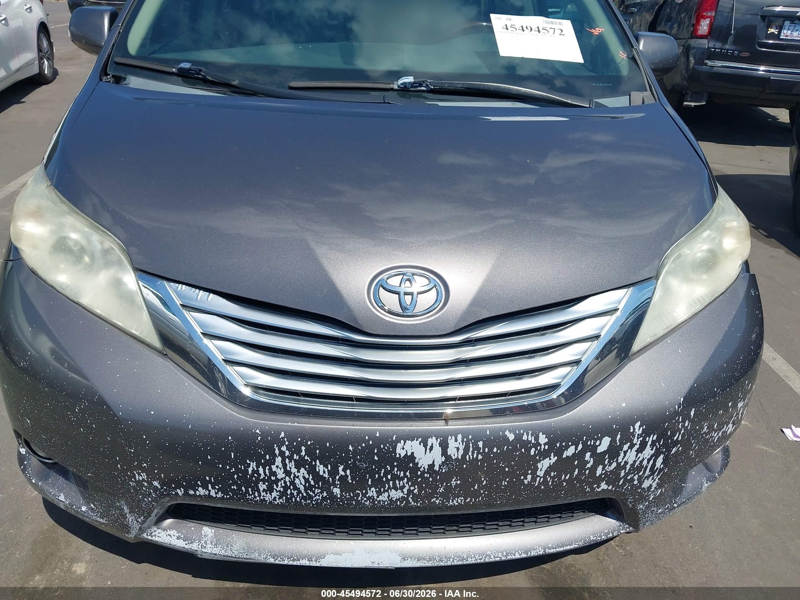 2011 Toyota Sienna Limited Серый vin: 5TDDK3DCXBS027255
