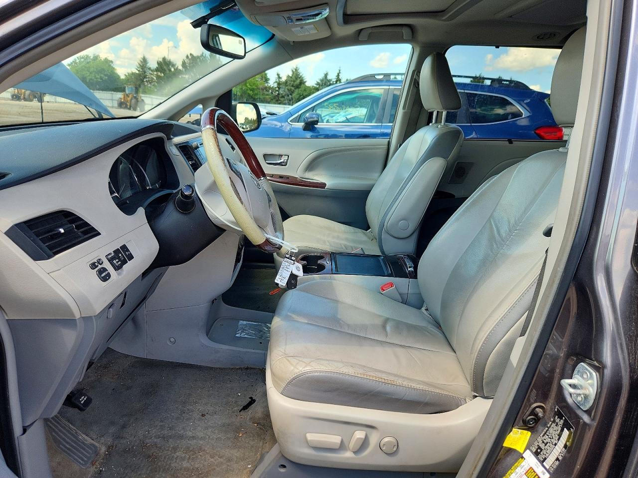 2012 Toyota Sienna Limited 7-passenger Gray vin: 5TDDK3DCXCS030190