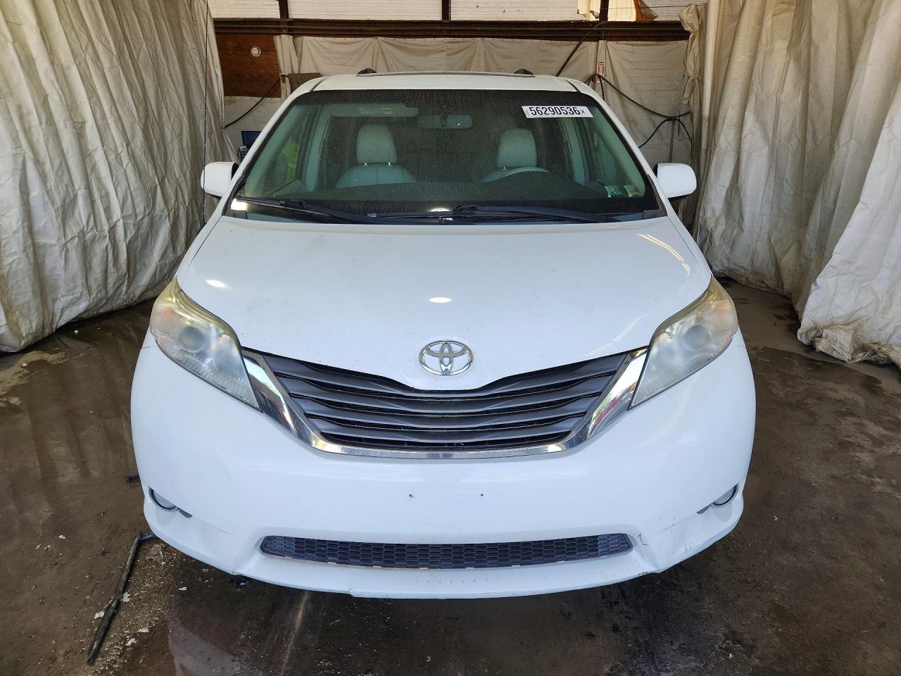 2012 Toyota Sienna Xle 7-passenger White vin: 5TDDK3DCXCS040055
