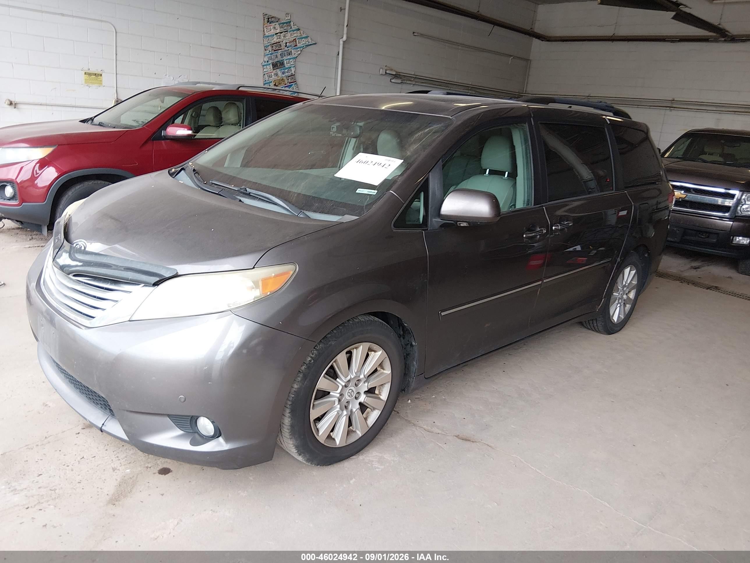 2012 Toyota Sienna Limited 7 Passenger Gray vin: 5TDDK3DCXCS042226