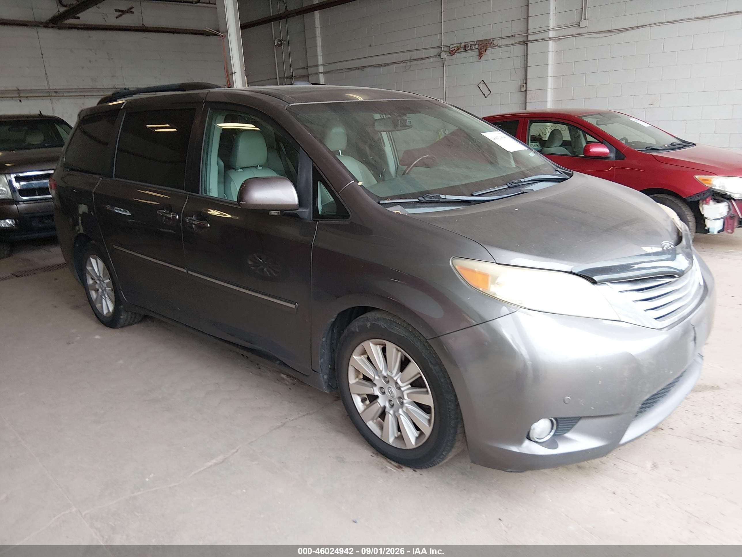 2012 Toyota Sienna Limited 7 Passenger Gray vin: 5TDDK3DCXCS042226