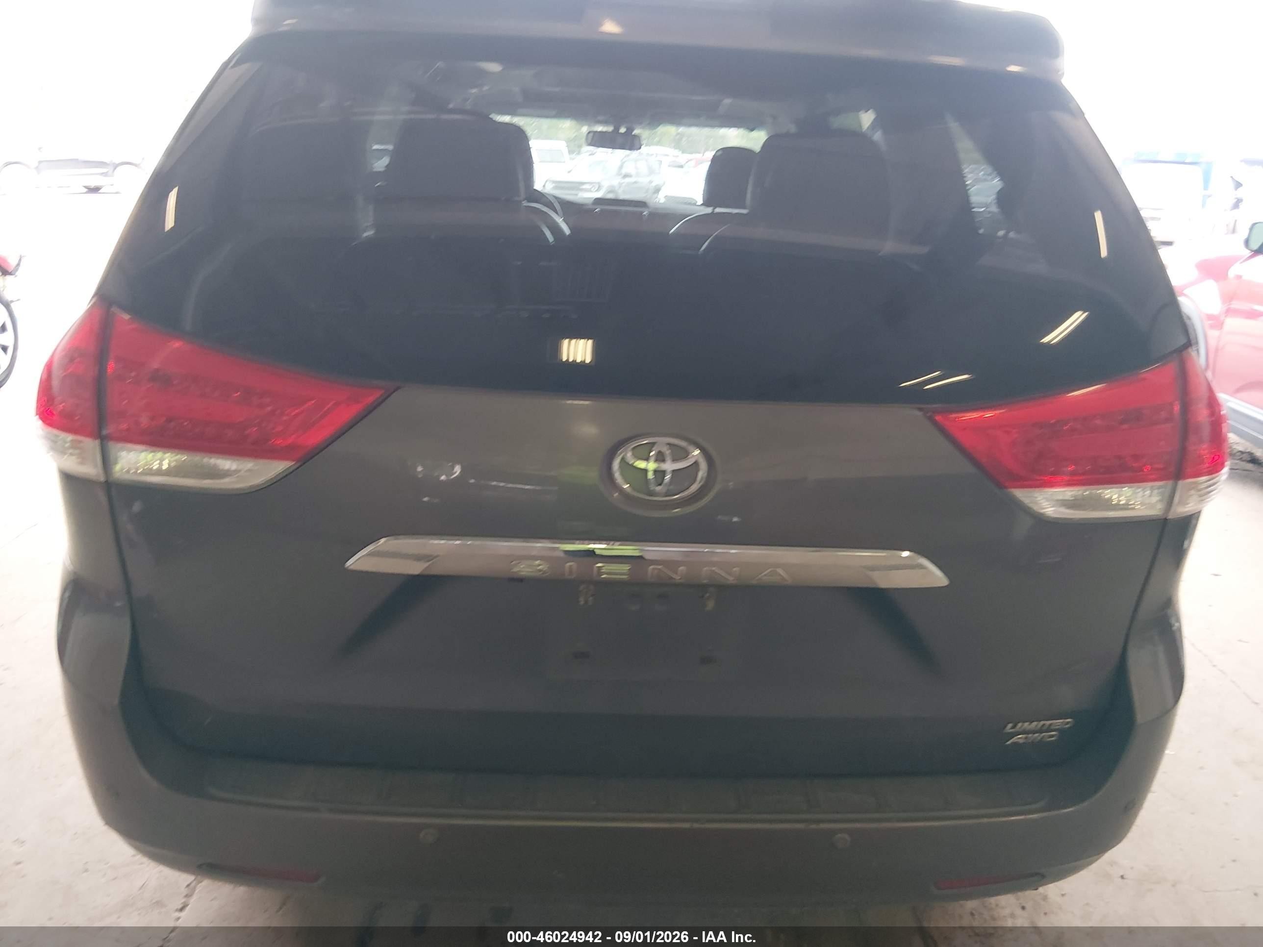 2012 Toyota Sienna Limited 7 Passenger Gray vin: 5TDDK3DCXCS042226