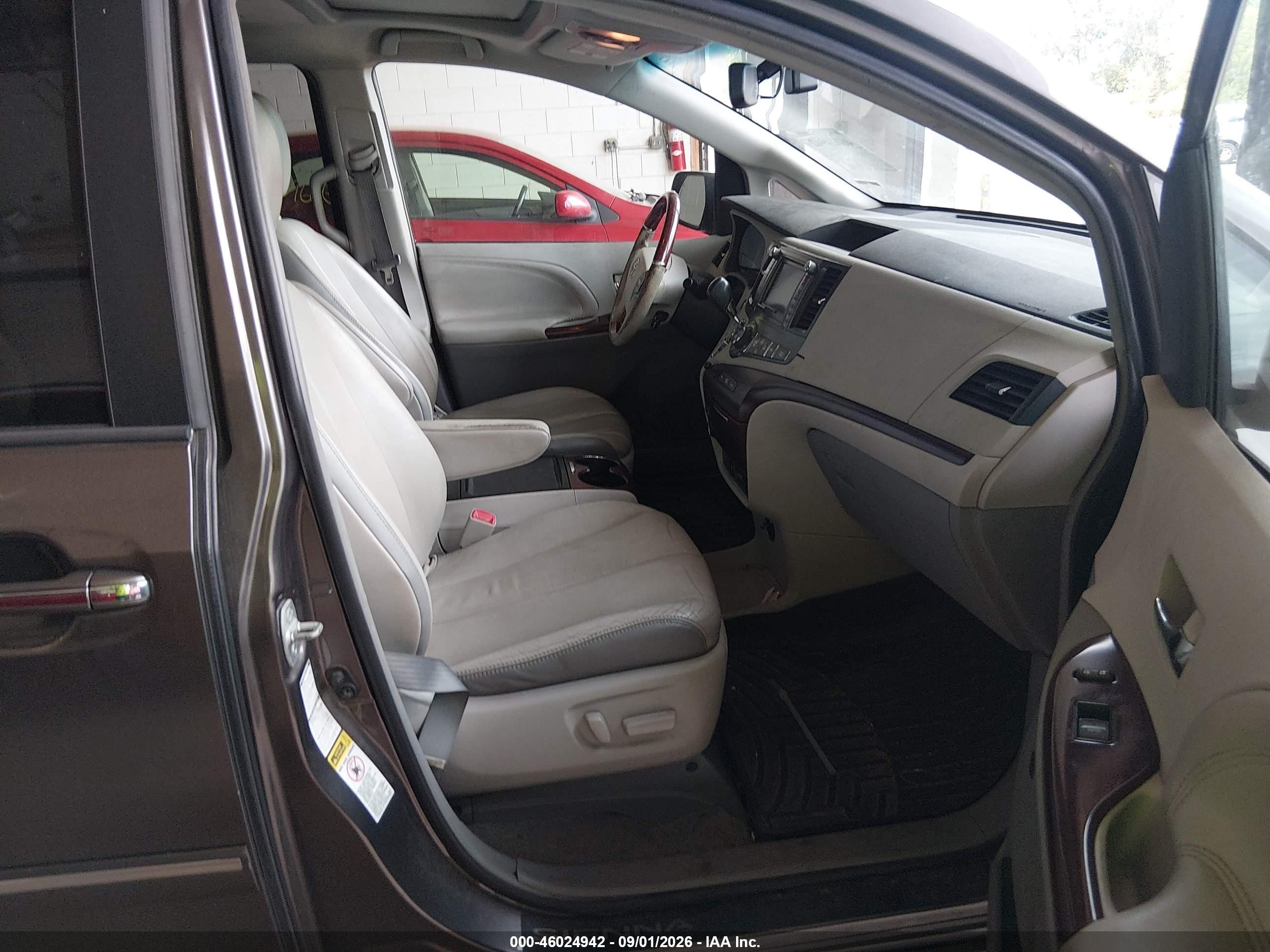 2012 Toyota Sienna Limited 7 Passenger Gray vin: 5TDDK3DCXCS042226