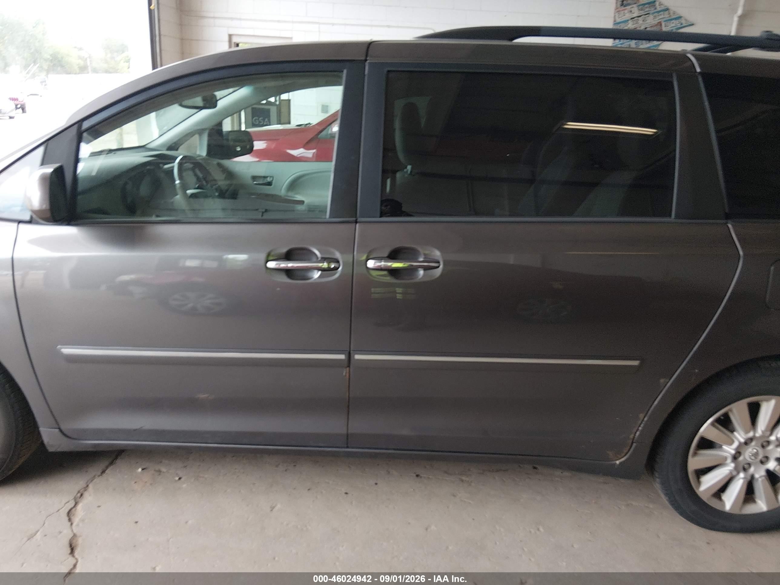 2012 Toyota Sienna Limited 7 Passenger Gray vin: 5TDDK3DCXCS042226