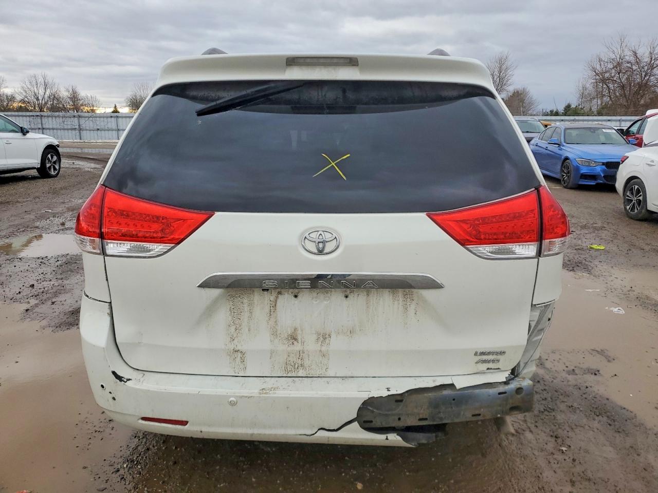 2012 Toyota Sienna Xle White vin: 5TDDK3DCXCS043523