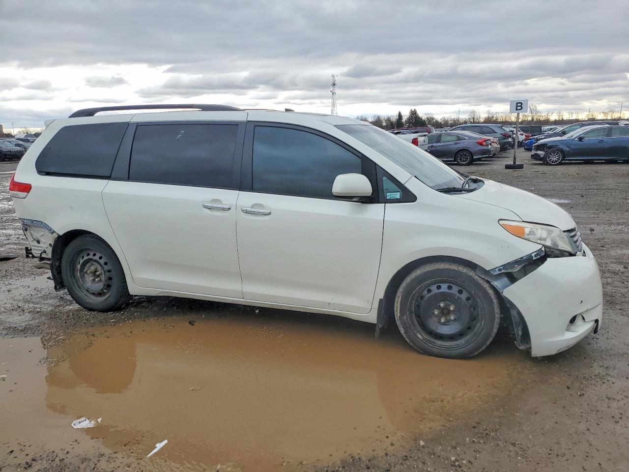 2012 Toyota Sienna Xle White vin: 5TDDK3DCXCS043523