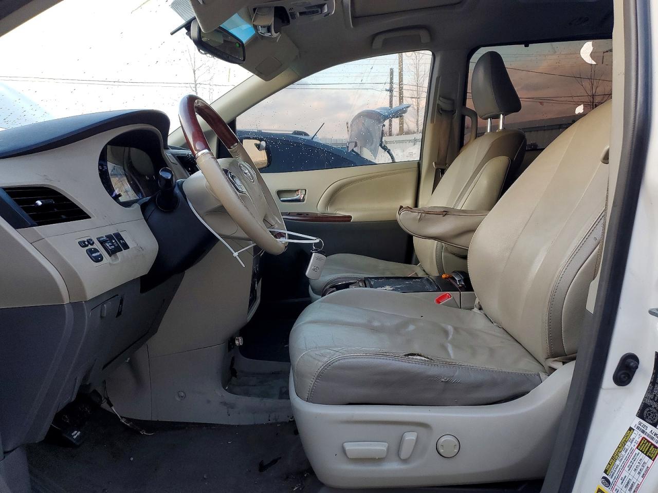 2012 Toyota Sienna Xle White vin: 5TDDK3DCXCS043523