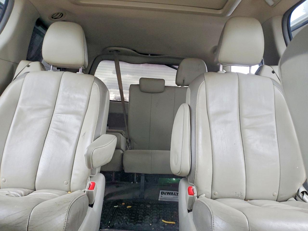 2012 Toyota Sienna Xle White vin: 5TDDK3DCXCS043523