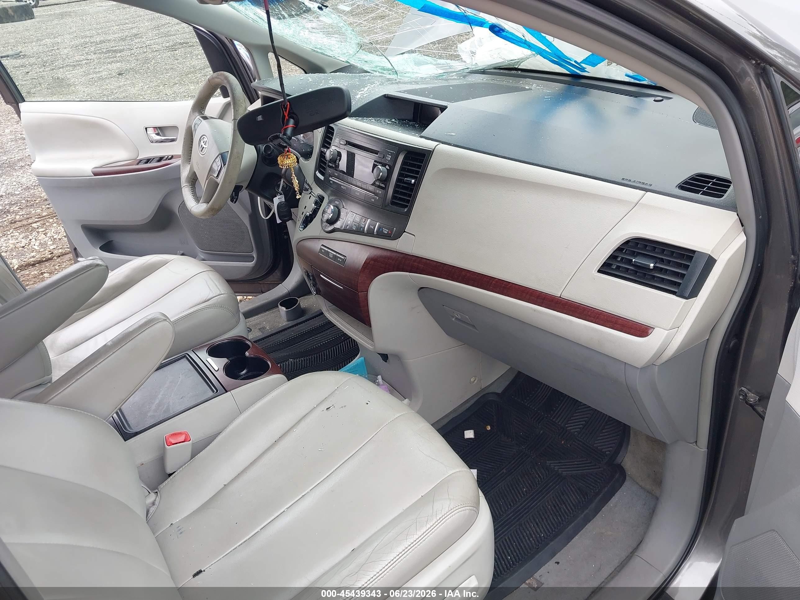 2013 Toyota Sienna Xle 7 Passenger Gray vin: 5TDDK3DCXDS065992