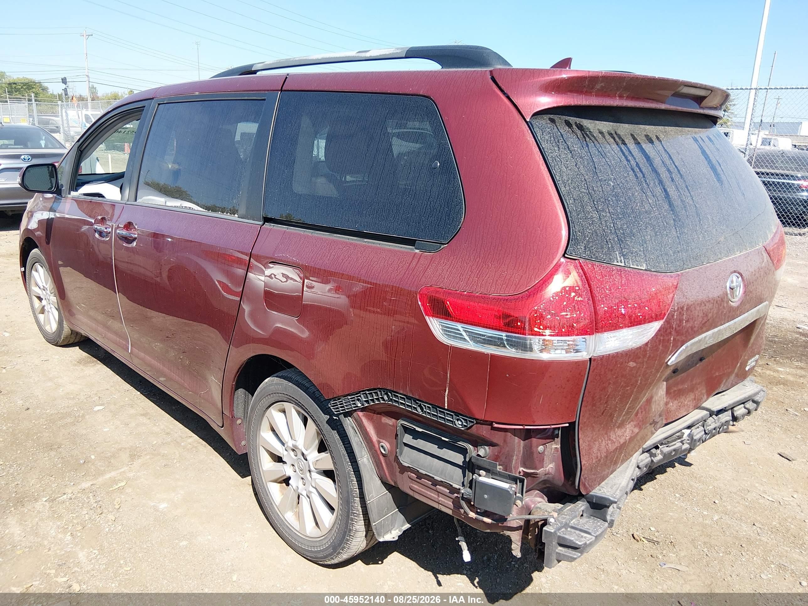 2013 Toyota Sienna Limited 7 Passenger Burgundy vin: 5TDDK3DCXDS070349