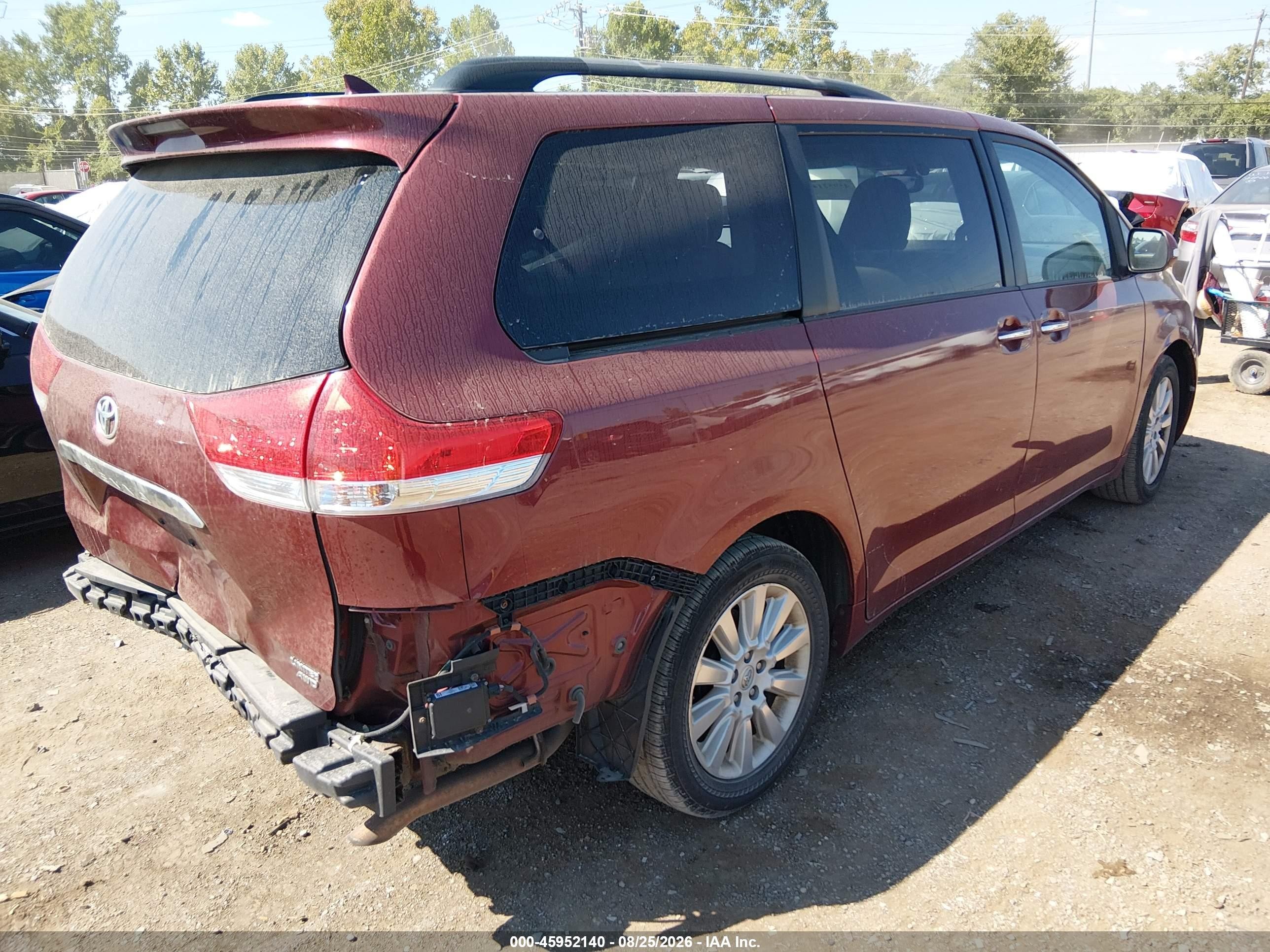 2013 Toyota Sienna Limited 7 Passenger Burgundy vin: 5TDDK3DCXDS070349