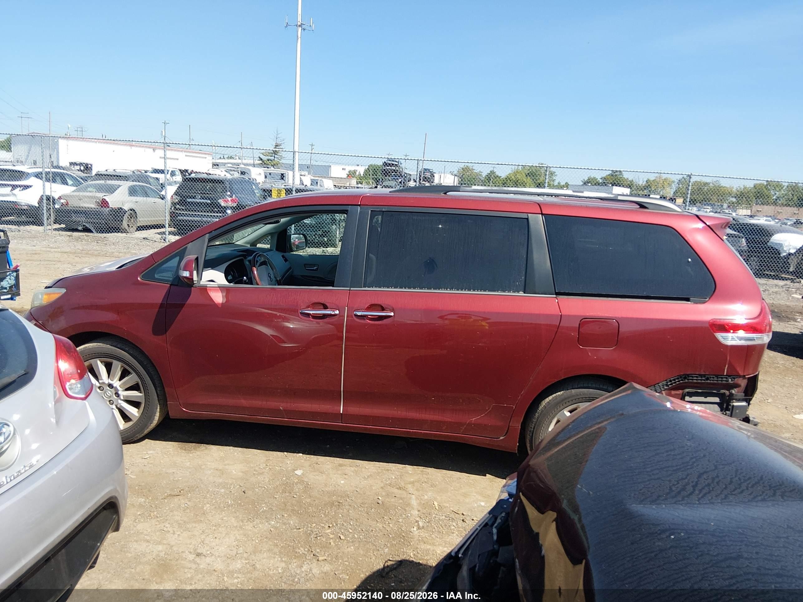 2013 Toyota Sienna Limited 7 Passenger Burgundy vin: 5TDDK3DCXDS070349