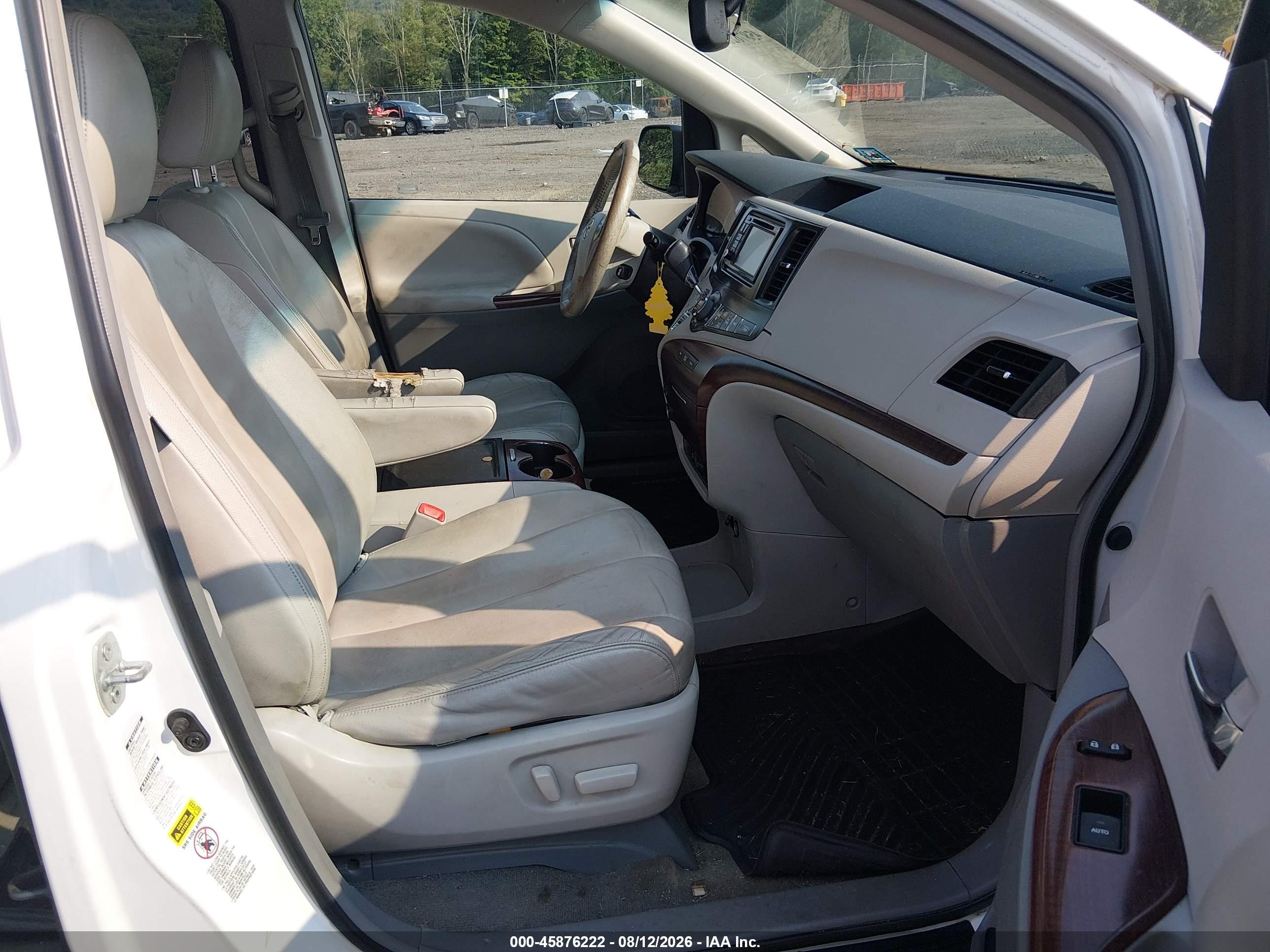 2014 Toyota Sienna Xle 7 Passenger White vin: 5TDDK3DCXES077951