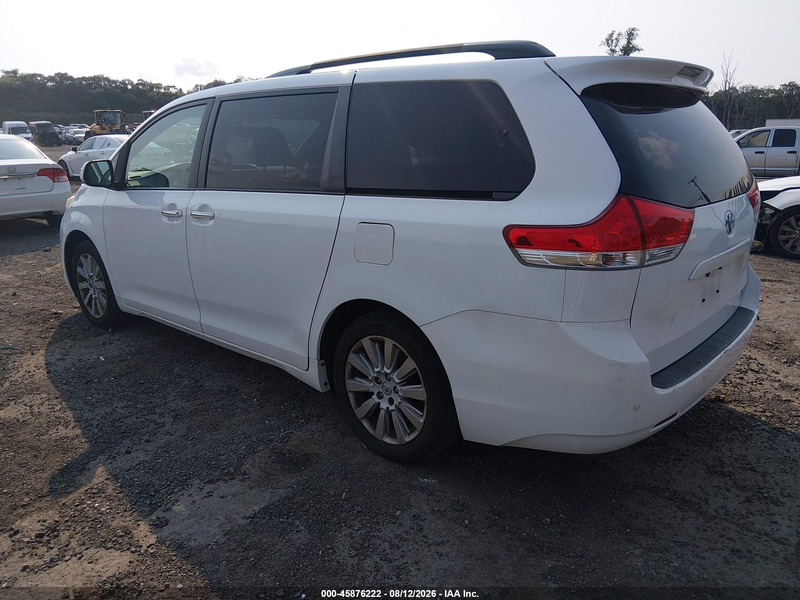 2014 Toyota Sienna Xle 7 Passenger White vin: 5TDDK3DCXES077951