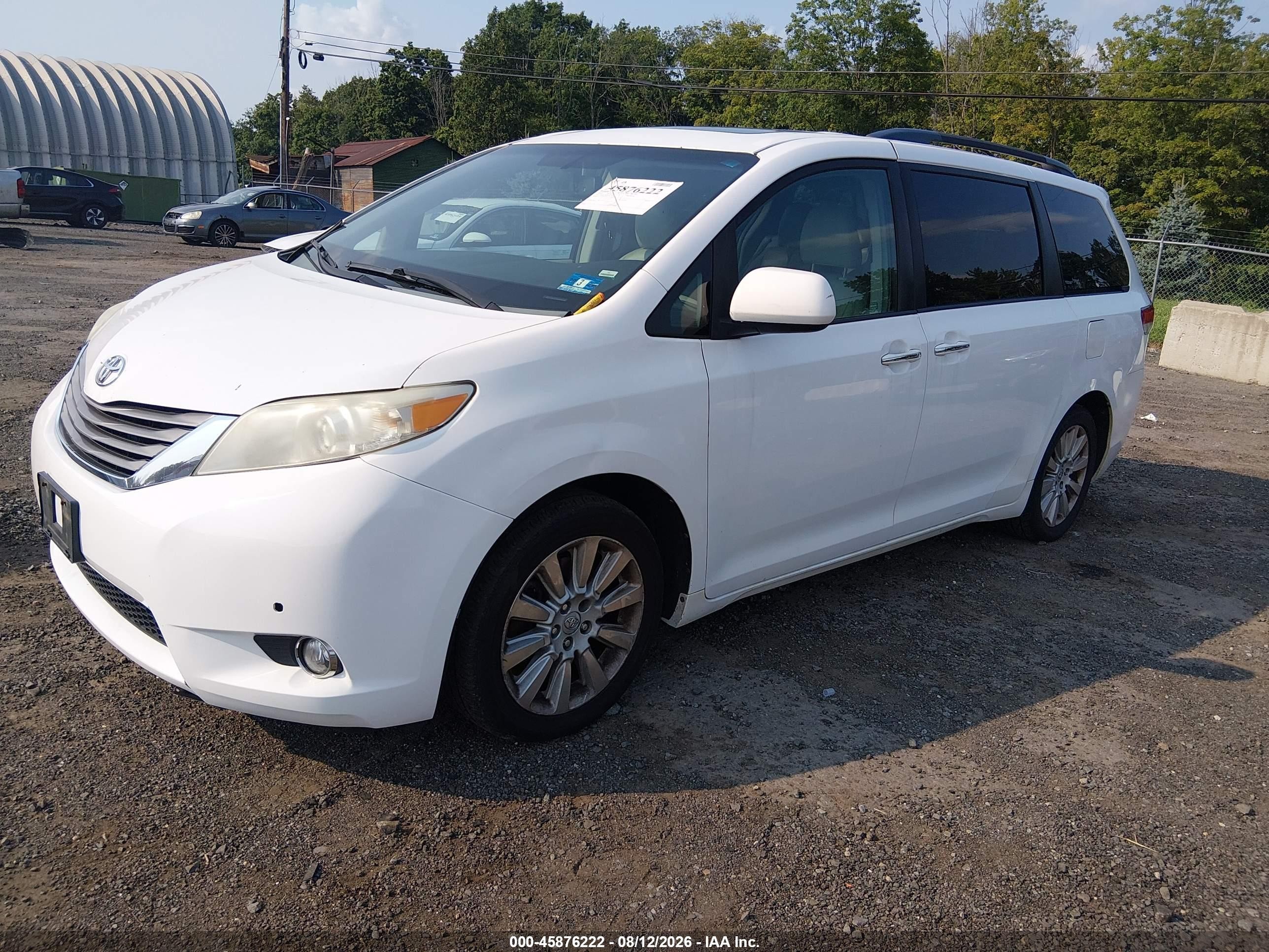 2014 Toyota Sienna Xle 7 Passenger White vin: 5TDDK3DCXES077951