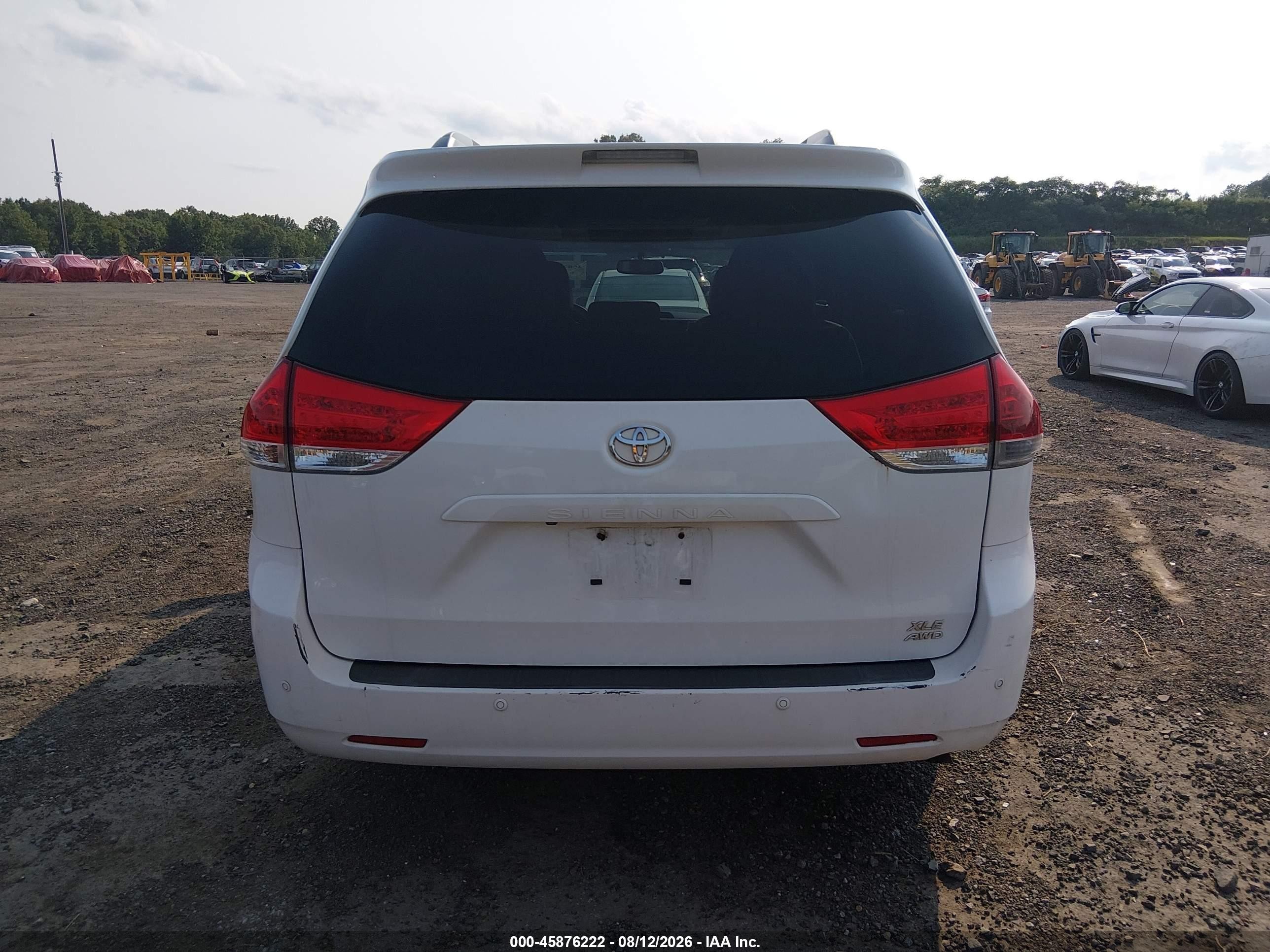 2014 Toyota Sienna Xle 7 Passenger White vin: 5TDDK3DCXES077951