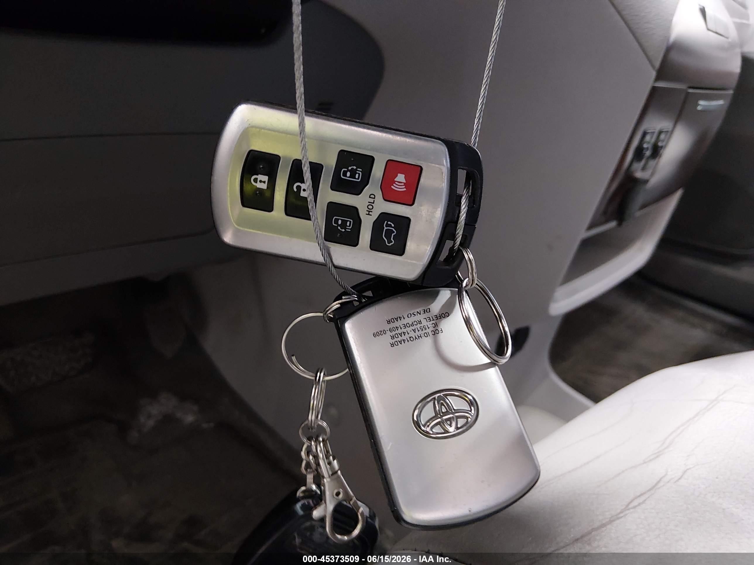 2014 Toyota Sienna Xle 7 Passenger Gray vin: 5TDDK3DCXES082163