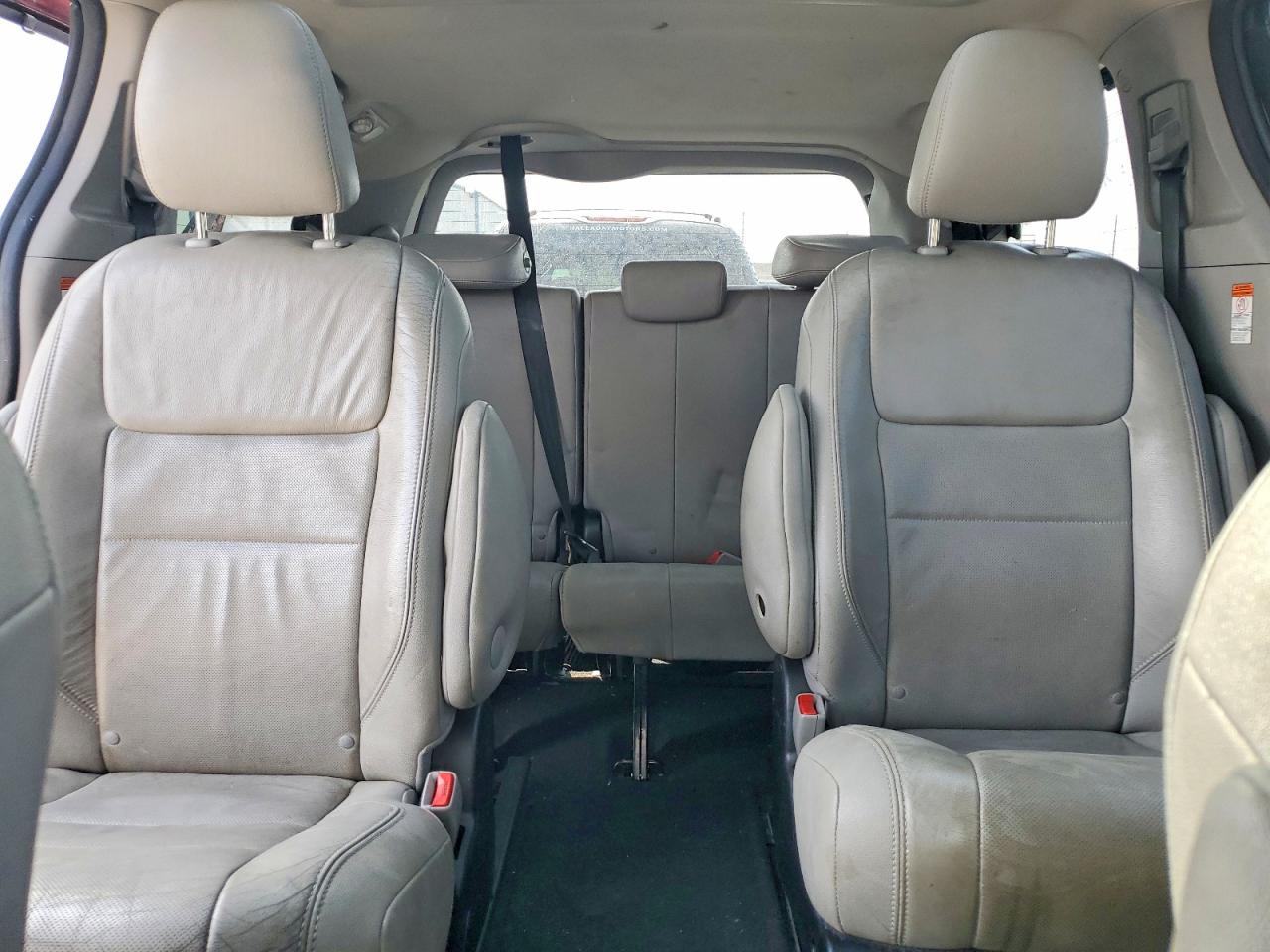 2015 Toyota Sienna Limited 7-passenger Burgundy vin: 5TDDK3DCXFS110836