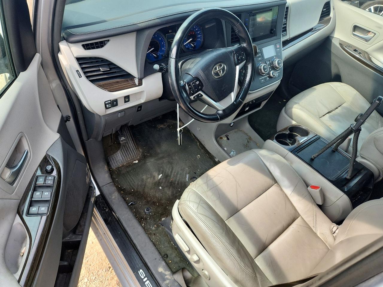 2015 Toyota Sienna Xle 7-passenger Серебряный vin: 5TDDK3DCXFS120220