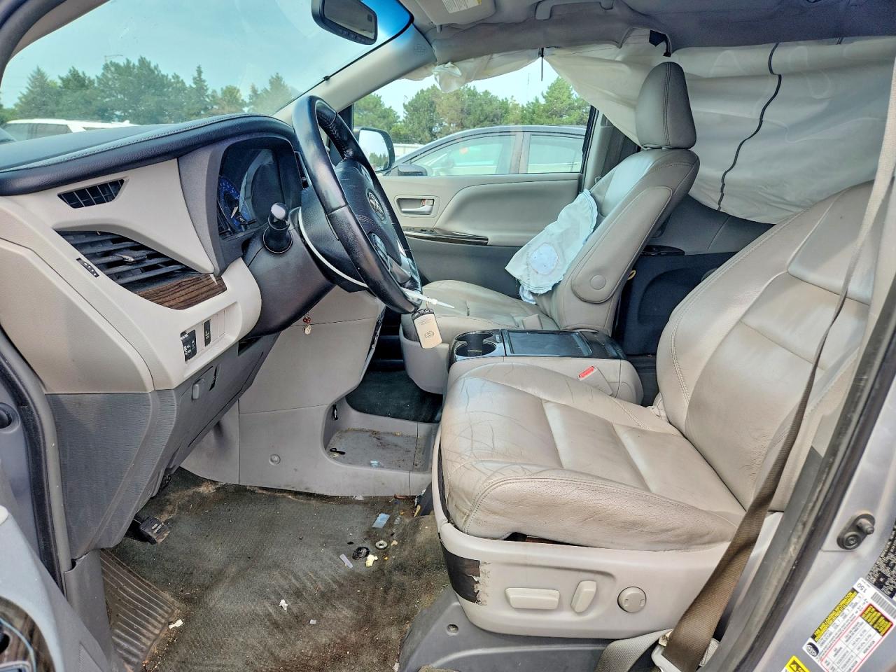 2015 Toyota Sienna Xle 7-passenger Серебряный vin: 5TDDK3DCXFS120220