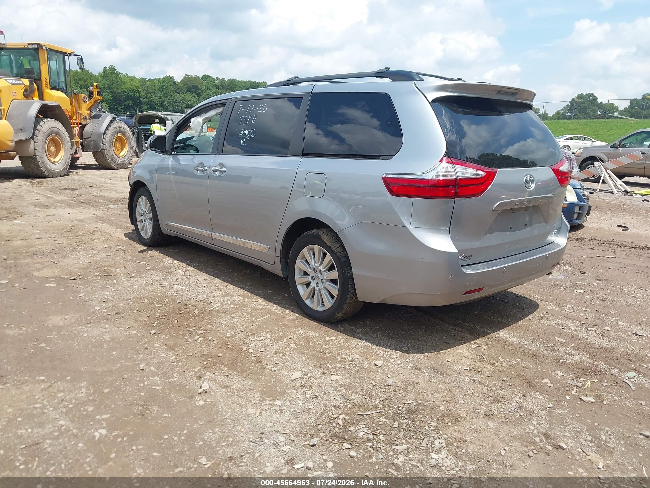 2015 Toyota Sienna Xle Premium 7 Passenger Silver vin: 5TDDK3DCXFS125952