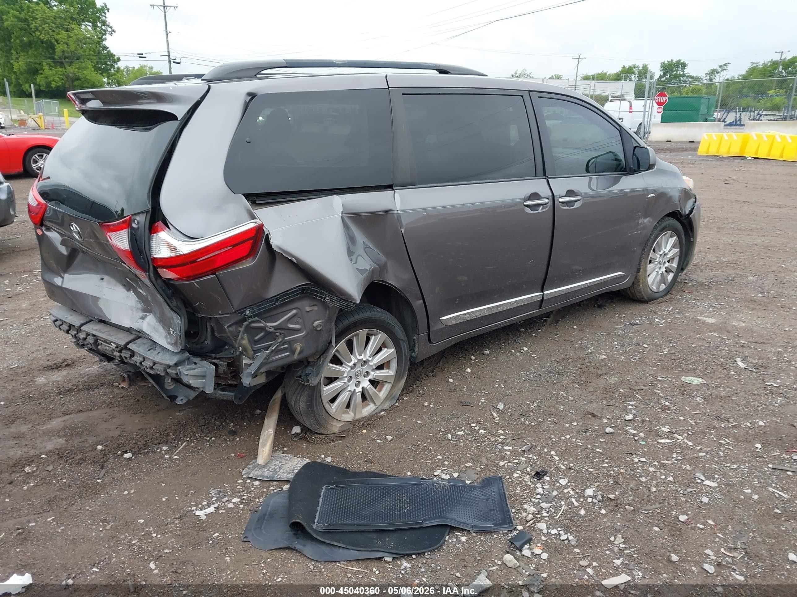 2016 Toyota Sienna Xle Серый vin: 5TDDK3DCXGS136564