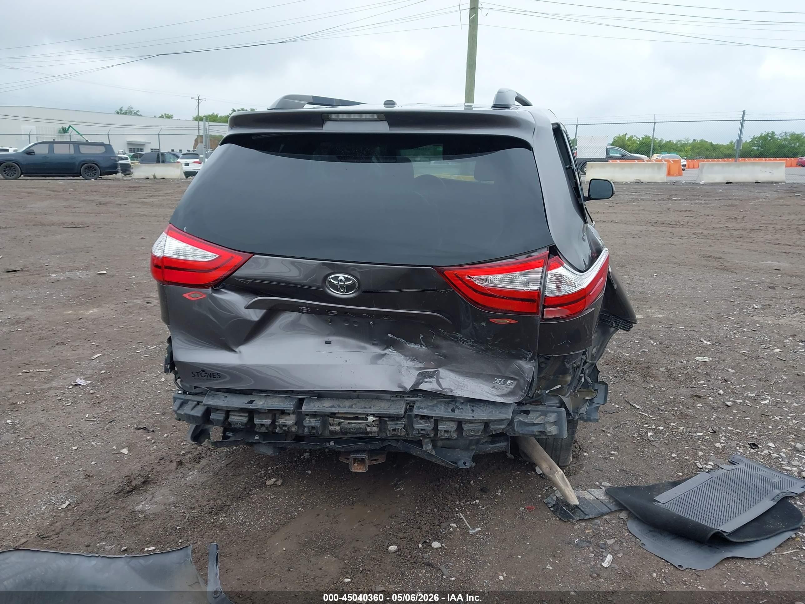 2016 Toyota Sienna Xle Серый vin: 5TDDK3DCXGS136564