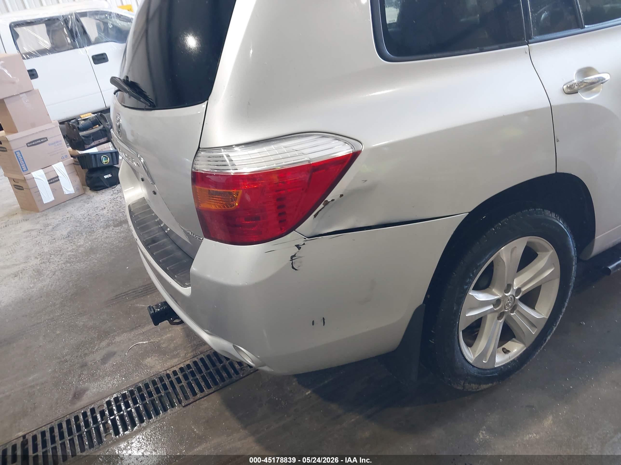 2010 Toyota Highlander Limited V6 Silver vin: 5TDDK3EH0AS022543