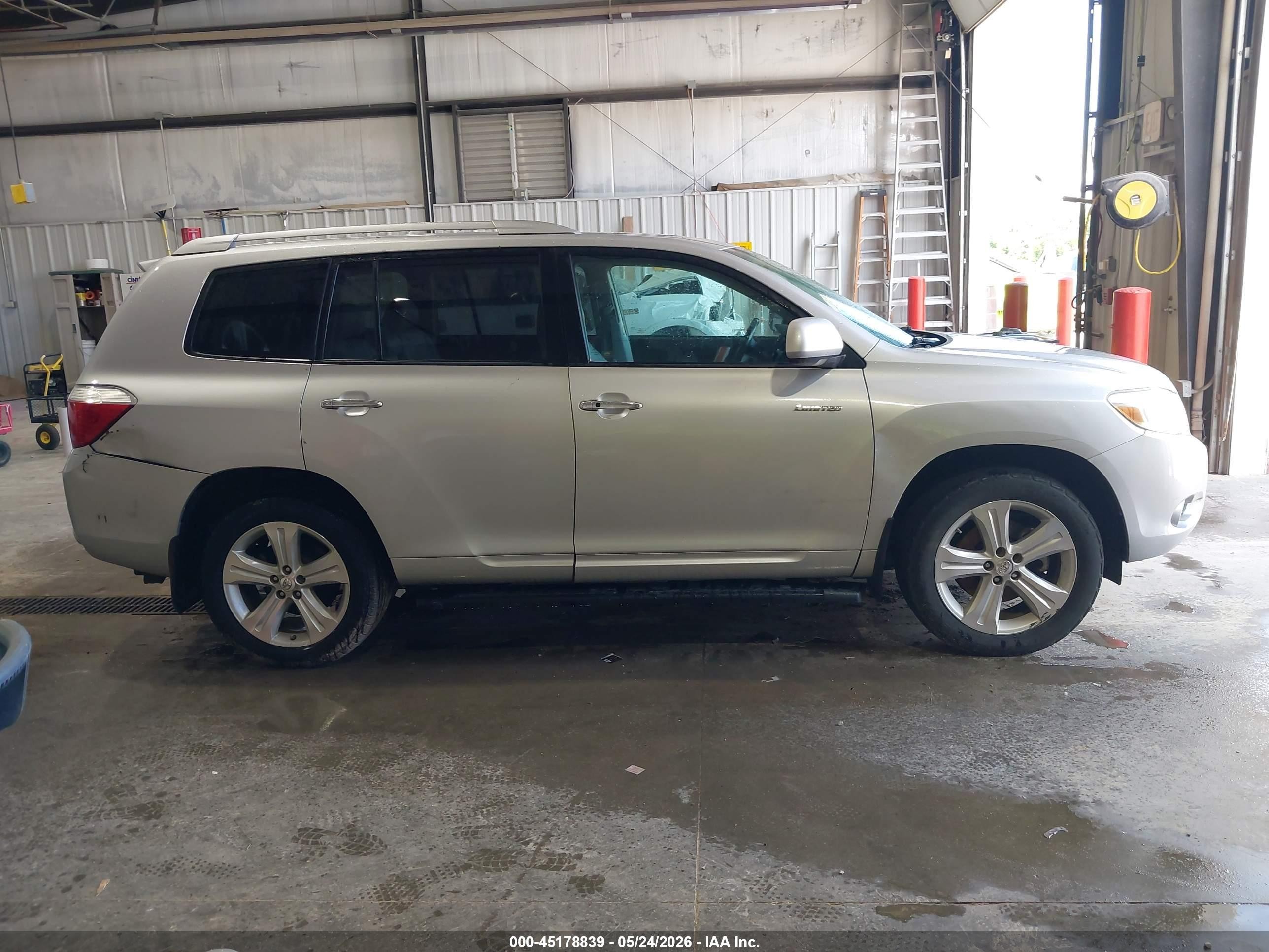 2010 Toyota Highlander Limited V6 Silver vin: 5TDDK3EH0AS022543