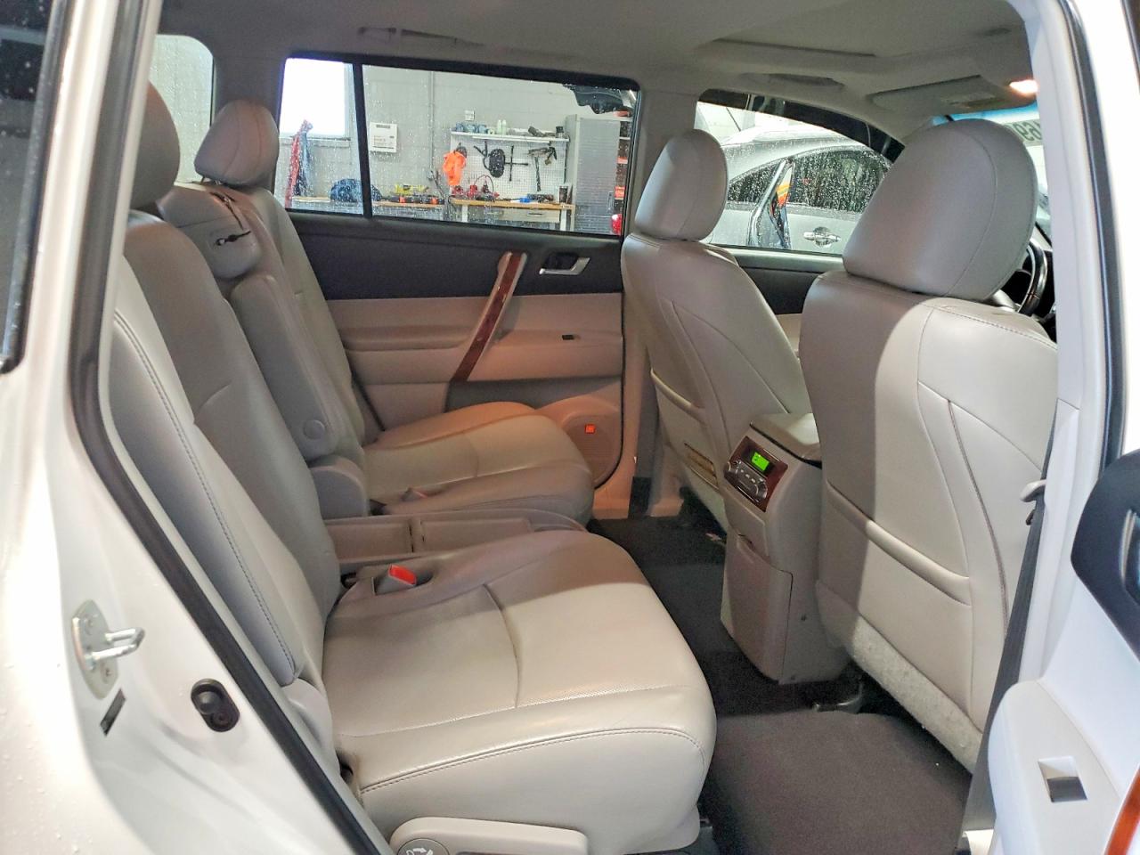 2011 Toyota Highlander Limited White vin: 5TDDK3EH0BS047797