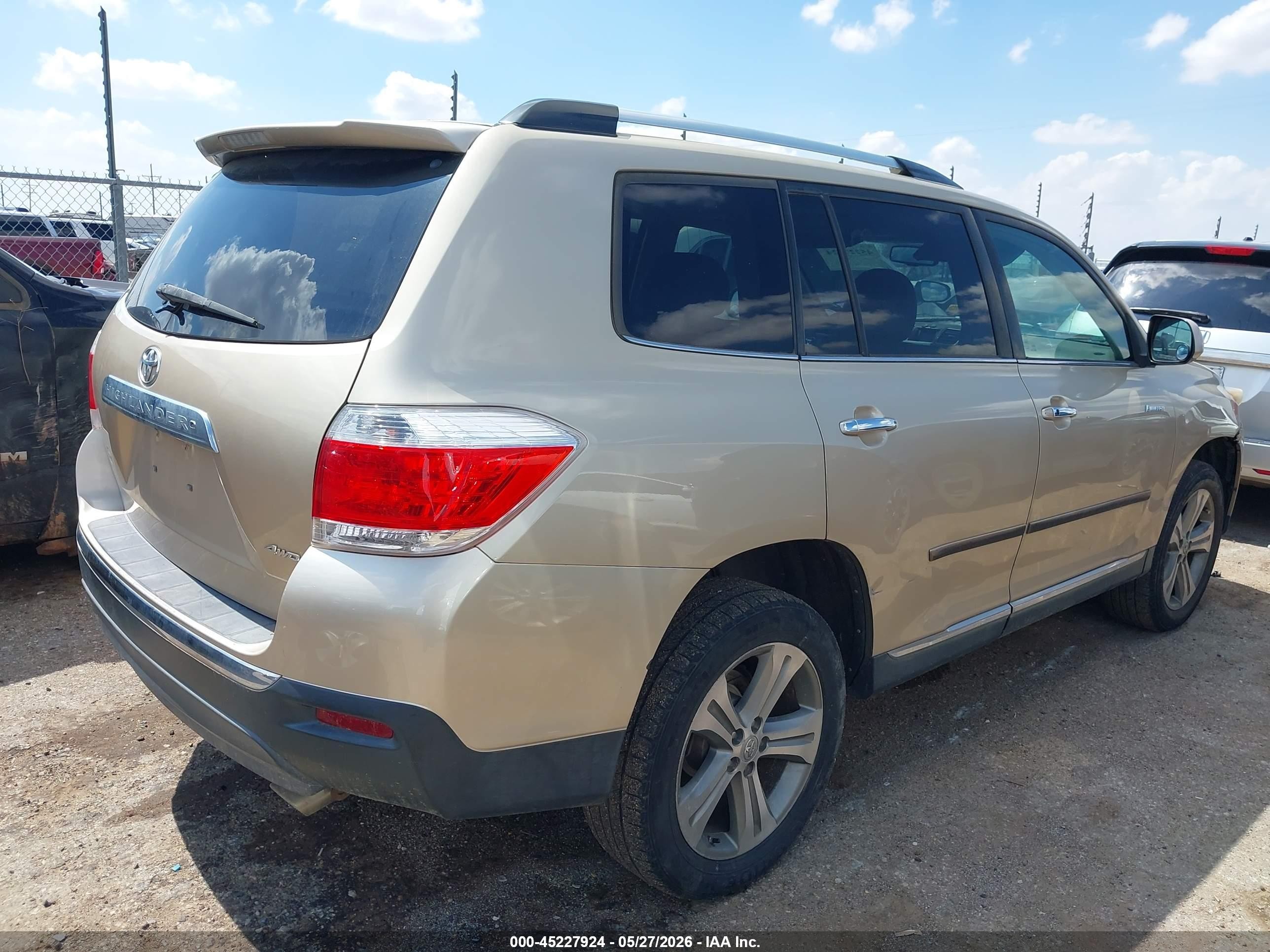 2011 Toyota Highlander Limited V6 Champagne vin: 5TDDK3EH0BS050361