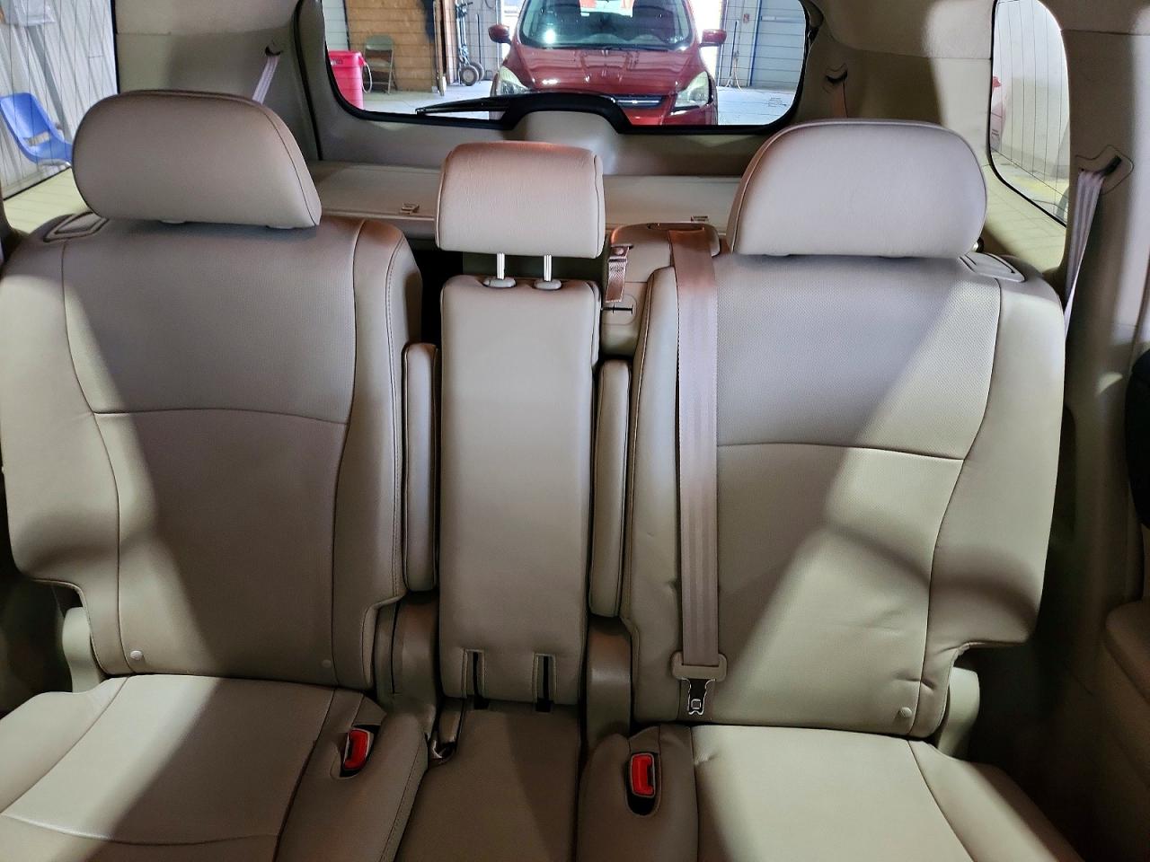 2012 Toyota Highlander Limited Cream vin: 5TDDK3EH0CS113685