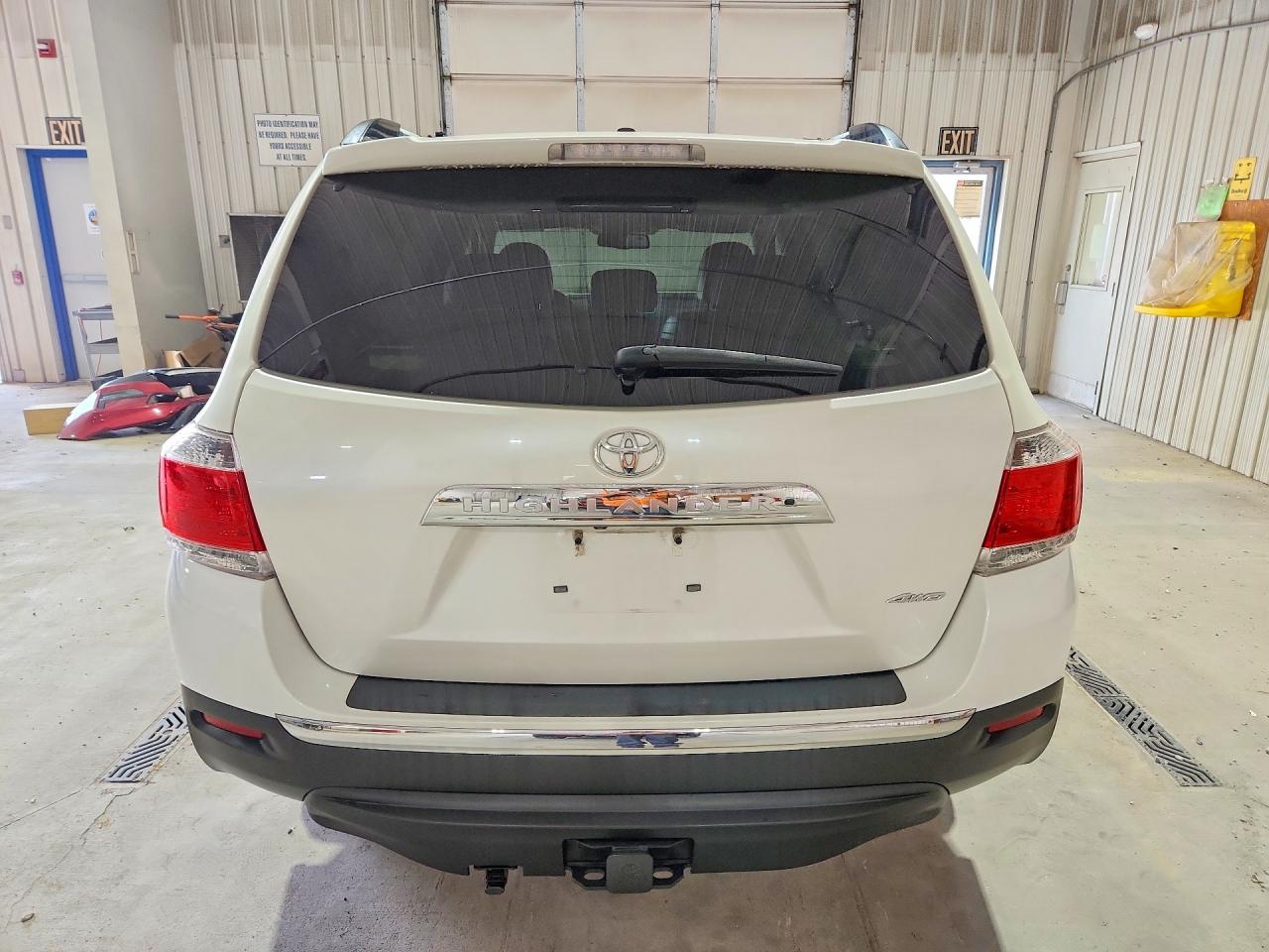 2012 Toyota Highlander Limited Cream vin: 5TDDK3EH0CS113685