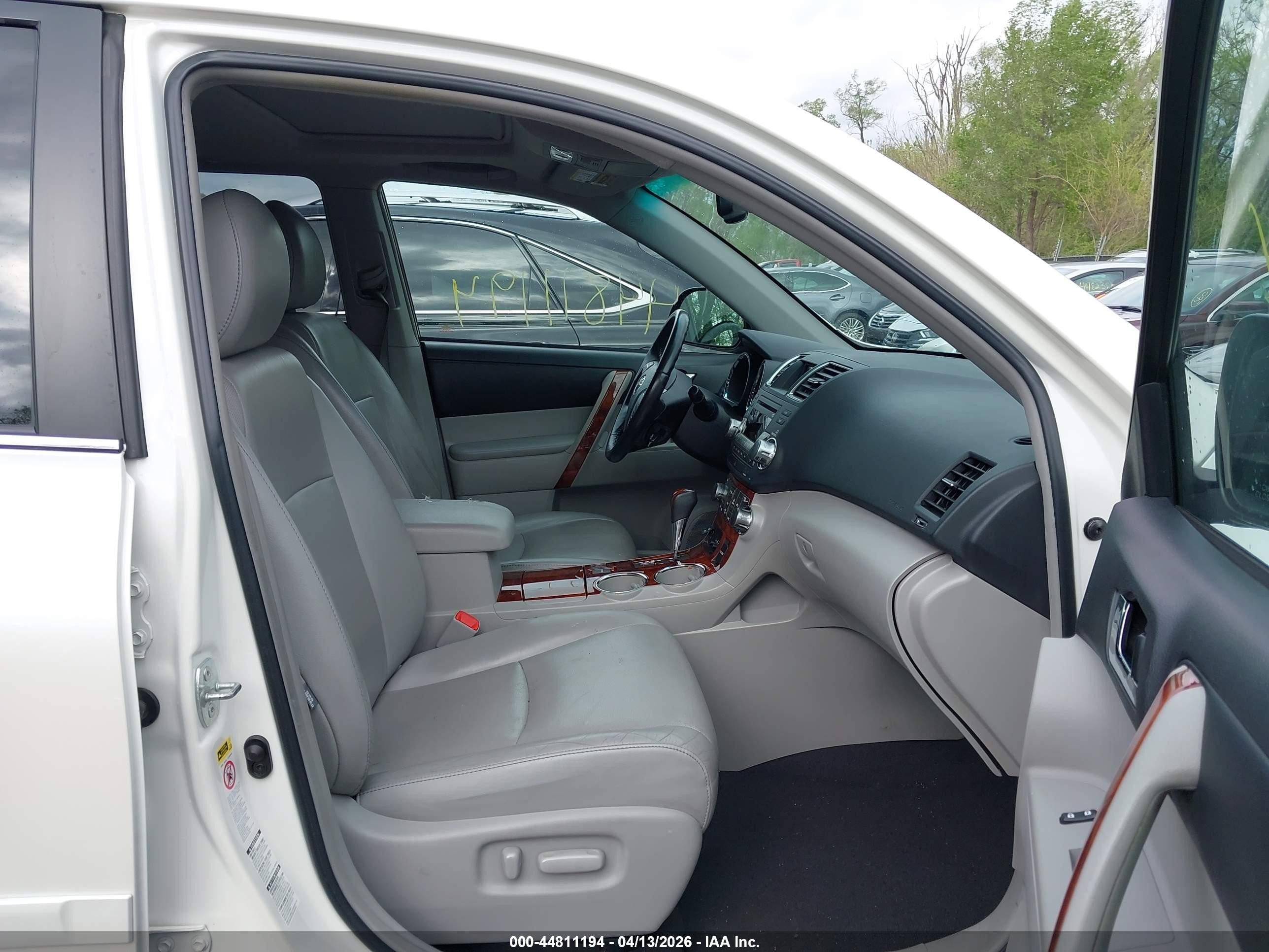 2012 Toyota Highlander Limited V6 Белый vin: 5TDDK3EH0CS117770