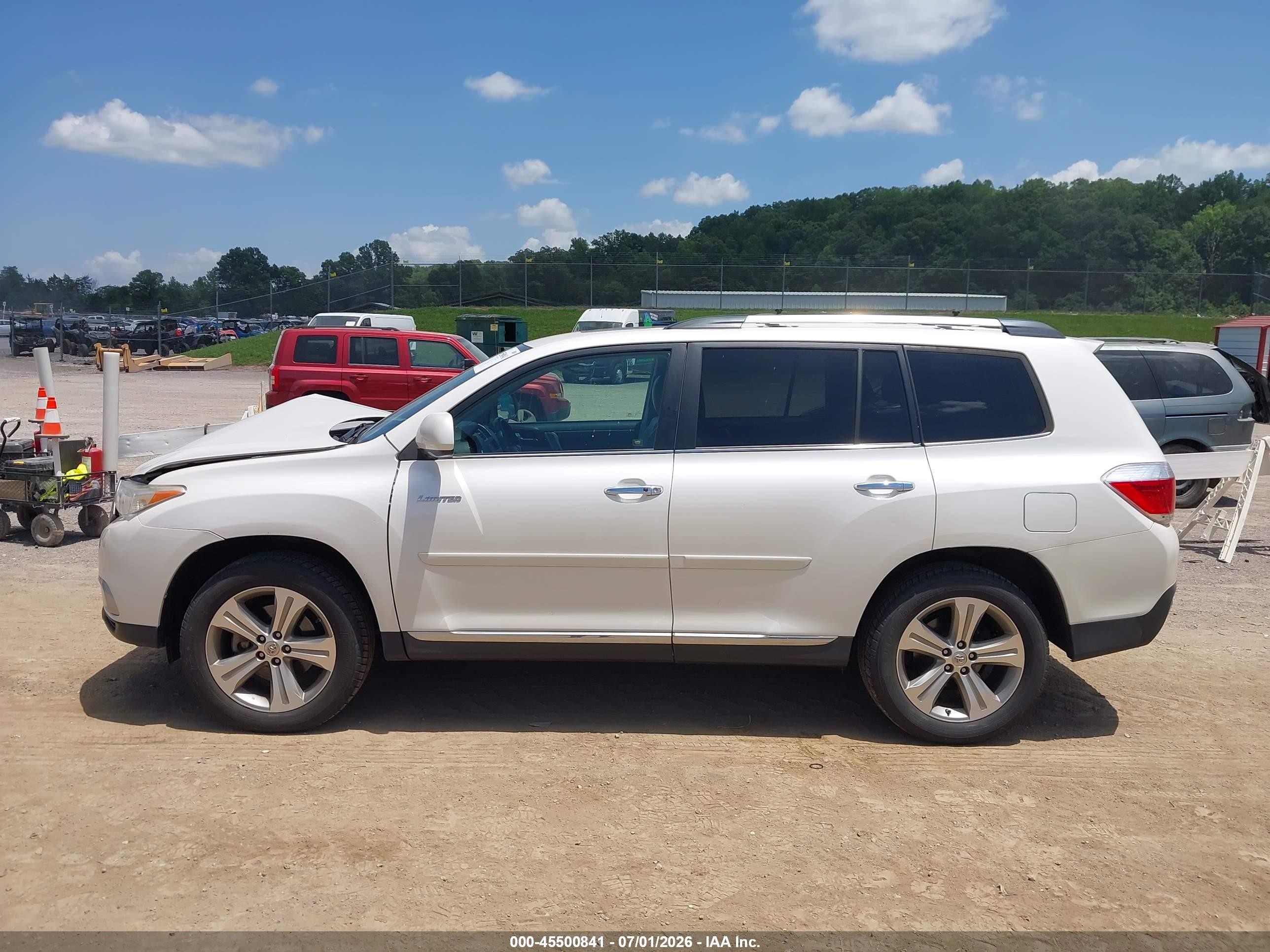 2012 Toyota Highlander Limited V6 White vin: 5TDDK3EH0CS137047