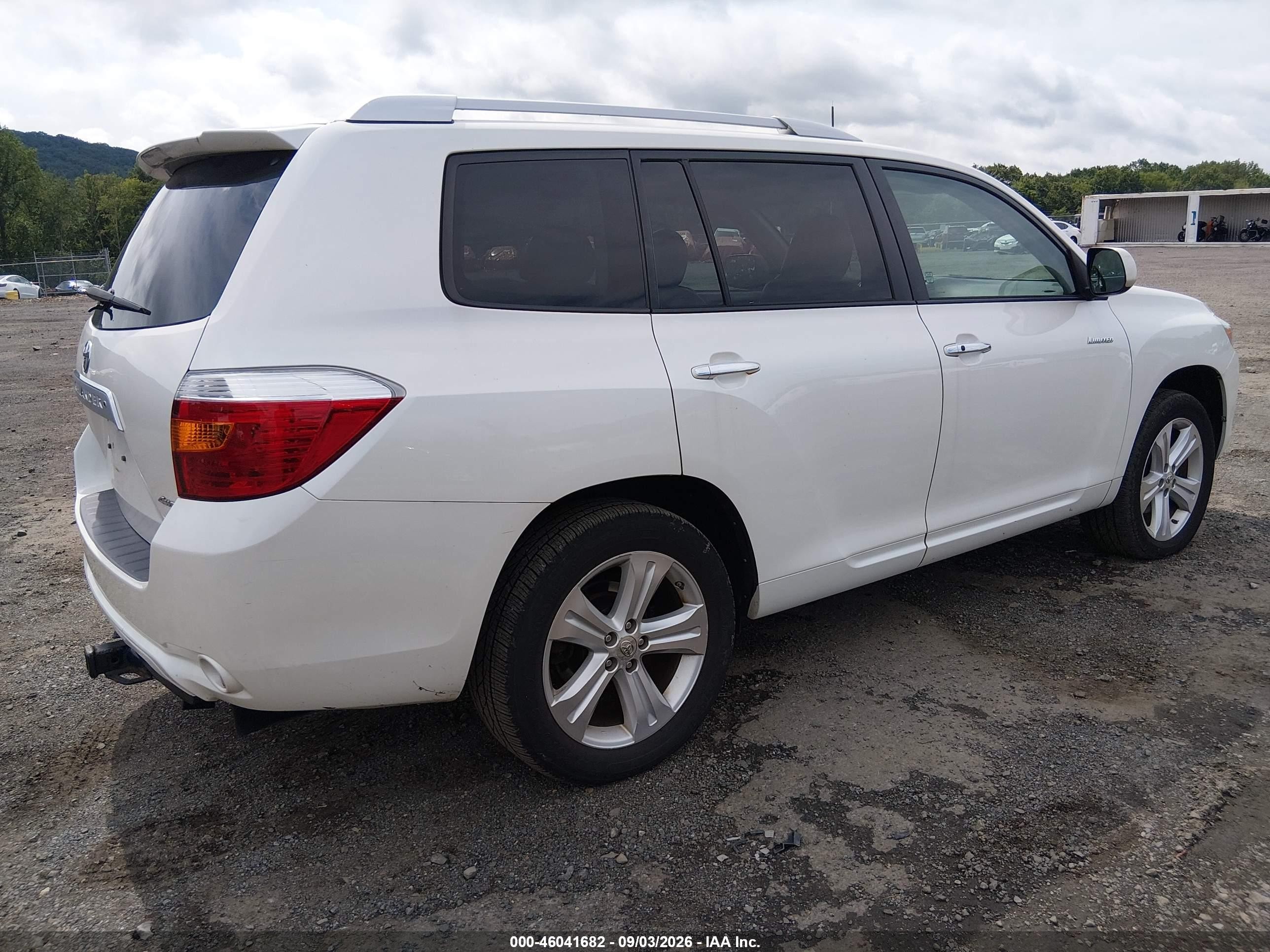 2010 Toyota Highlander Limited White vin: 5TDDK3EH1AS024480