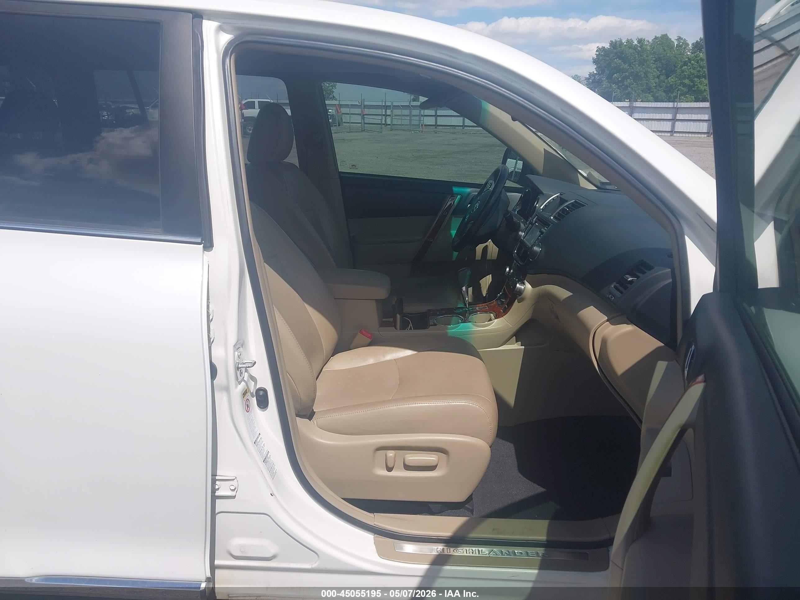 2013 Toyota Highlander Limited V6 White vin: 5TDDK3EH1DS214946