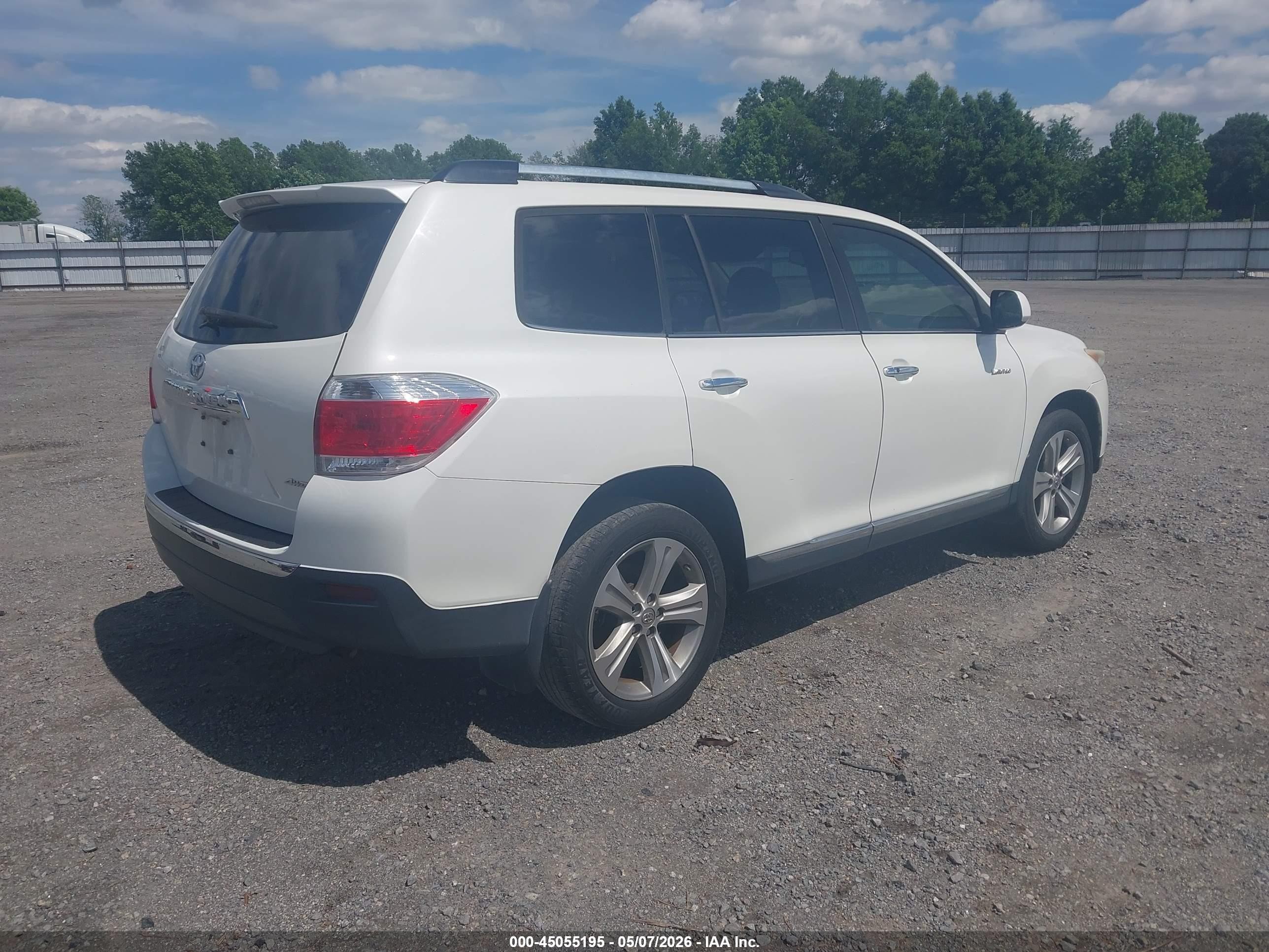 2013 Toyota Highlander Limited V6 White vin: 5TDDK3EH1DS214946