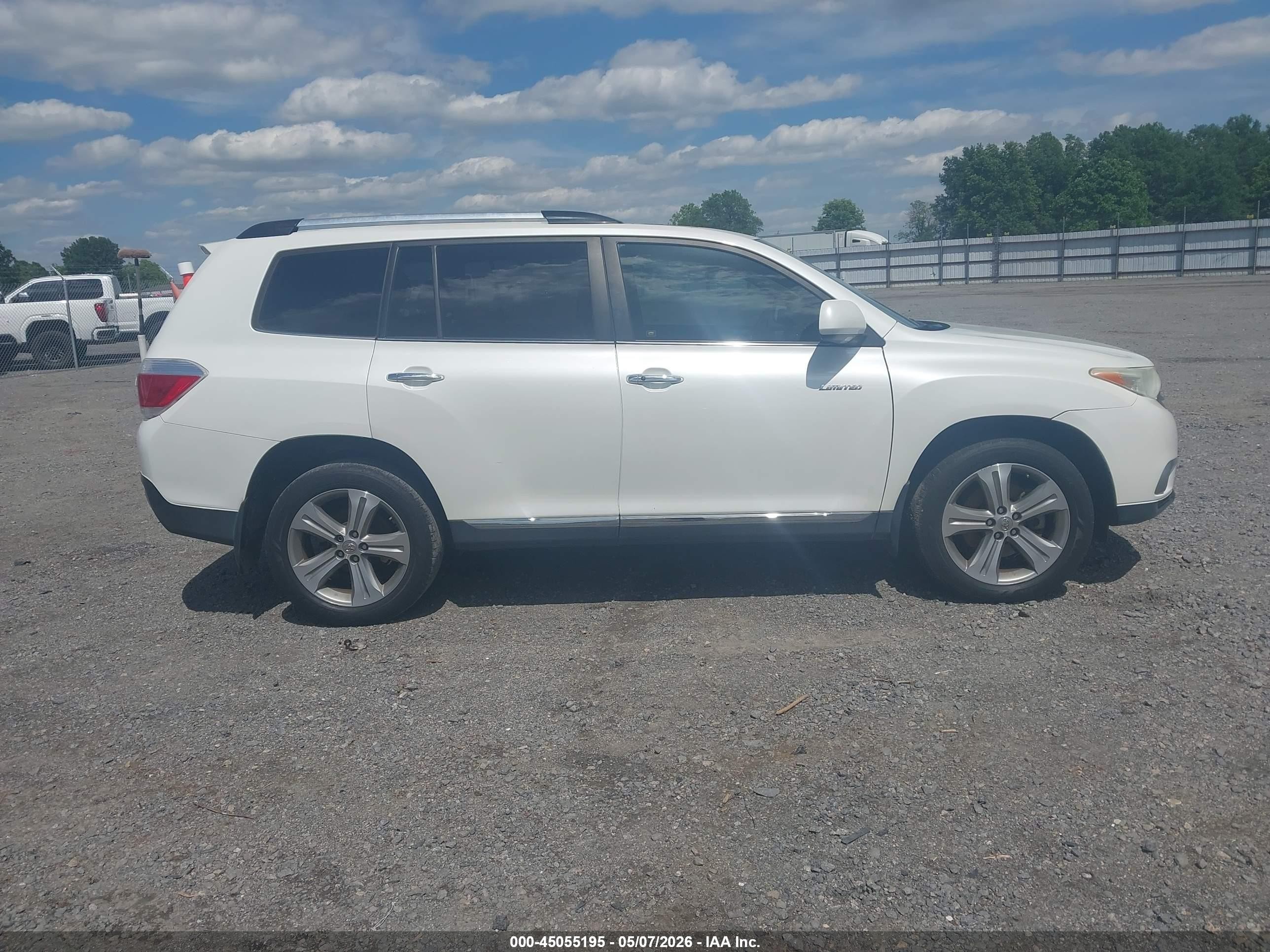 2013 Toyota Highlander Limited V6 White vin: 5TDDK3EH1DS214946