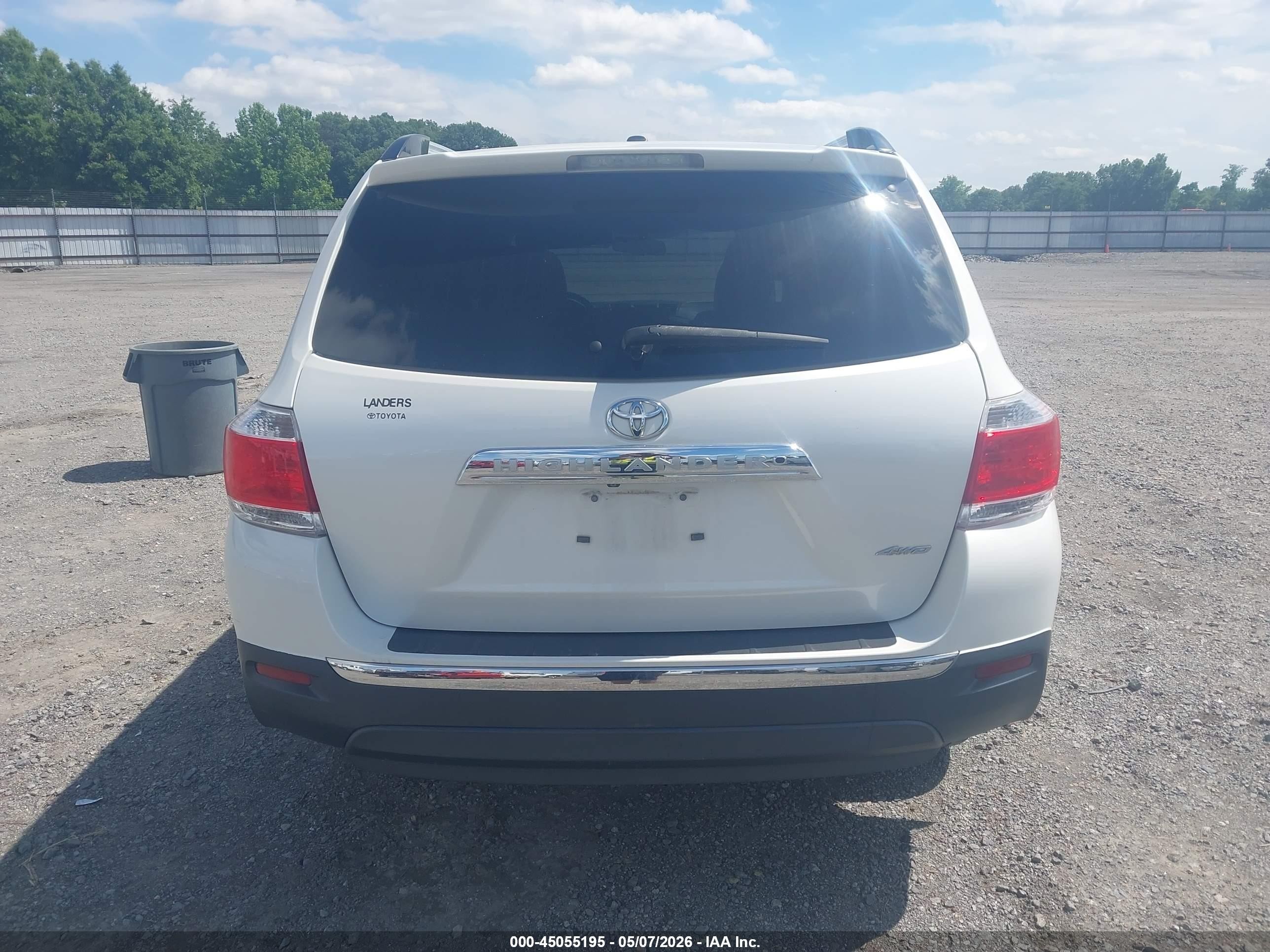 2013 Toyota Highlander Limited V6 White vin: 5TDDK3EH1DS214946