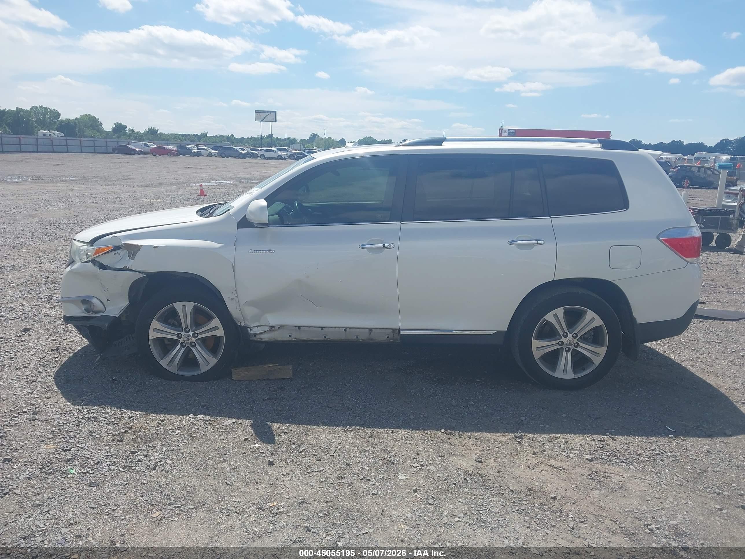2013 Toyota Highlander Limited V6 White vin: 5TDDK3EH1DS214946